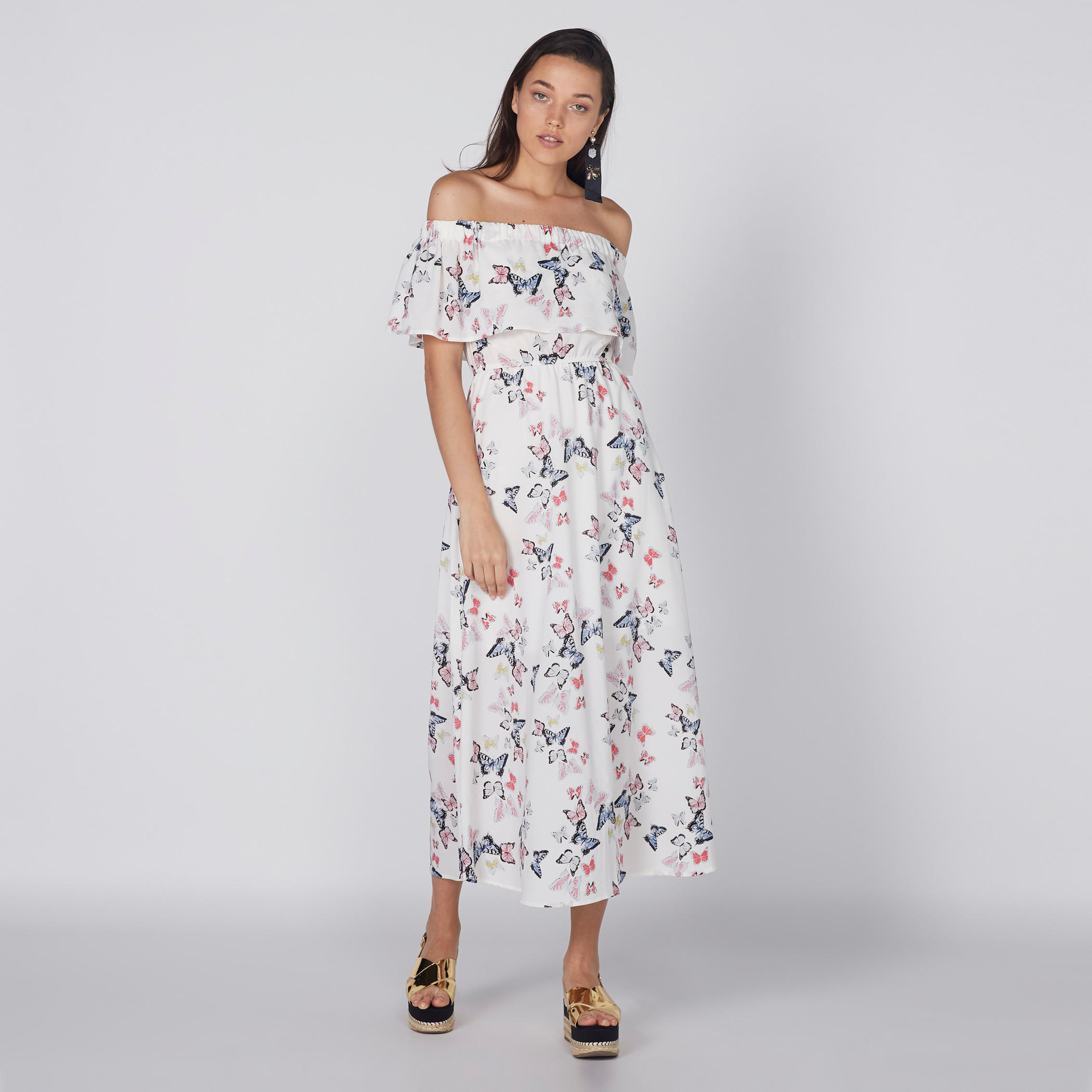 بلوزة بأكتاف مكشوفة وتفاصيل كشكش وطبعات-women-clothing-dresses-image-2