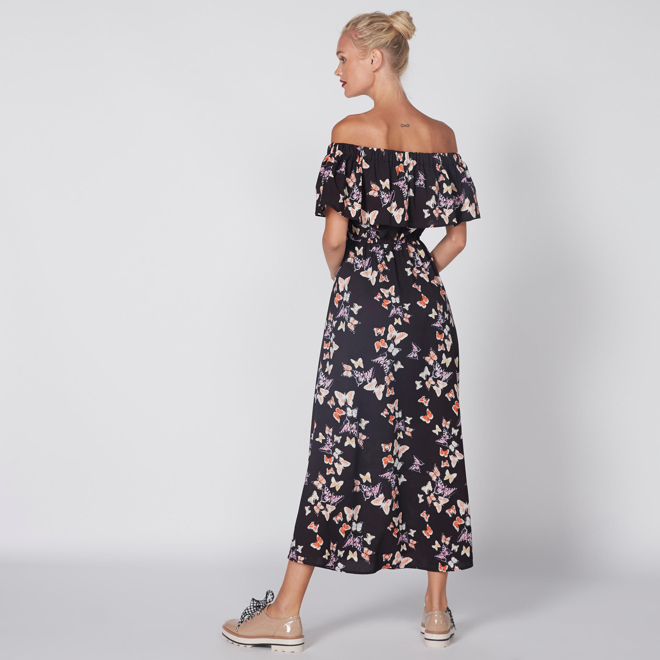فستان طويل مكشوف الأكتاف بتفاصيل كشكش وطبعات-women-clothing-dresses-image-3
