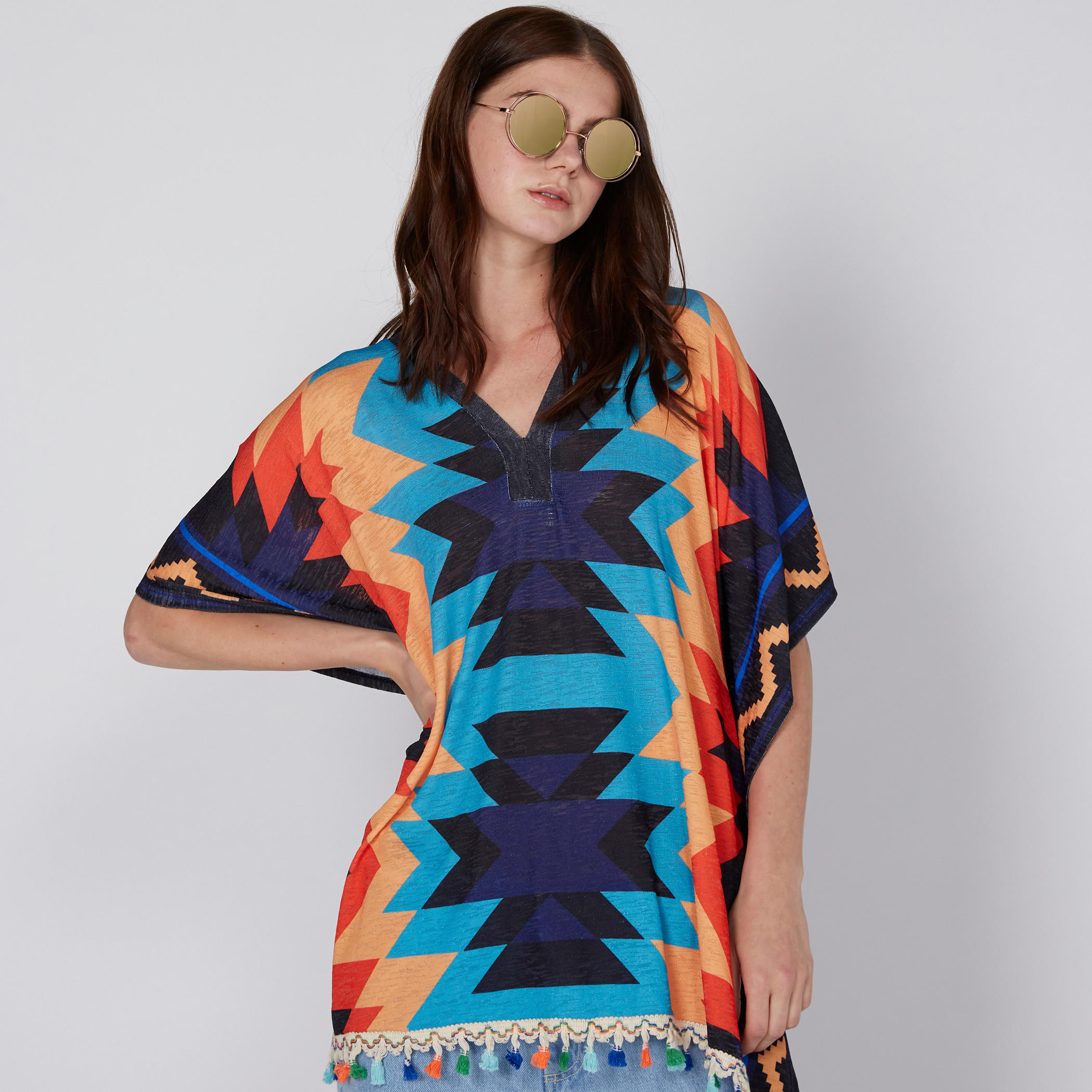 بونشو بياقة V وشرّابات وطبعات آزتيك-women-clothing-shirtsandblouses-blouses-image-1