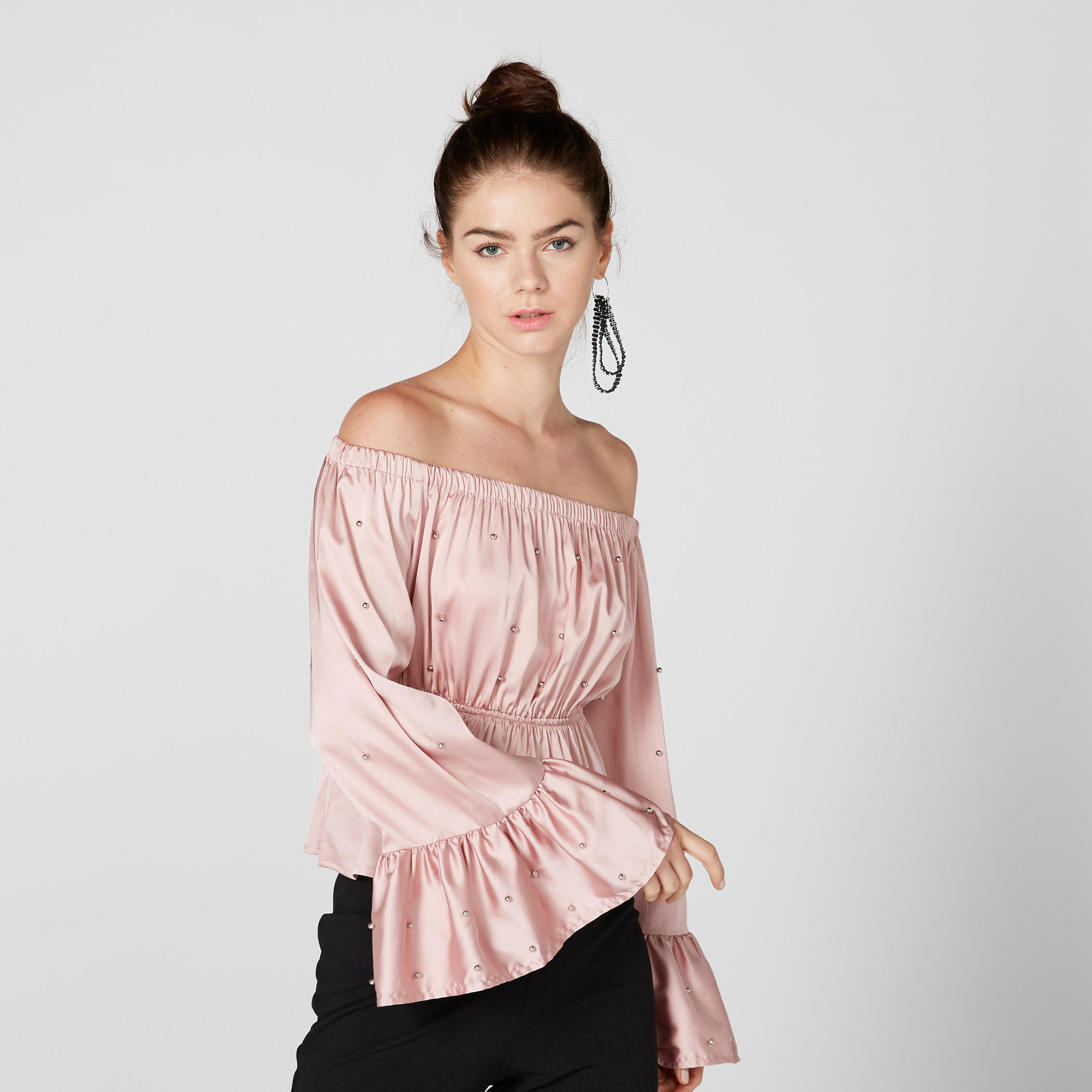 بلوزة مكشوفة الأكتاف بأكمام واسعة وتفاصيل لؤلؤ-women-clothing-shirtsandblouses-blouses-image-2