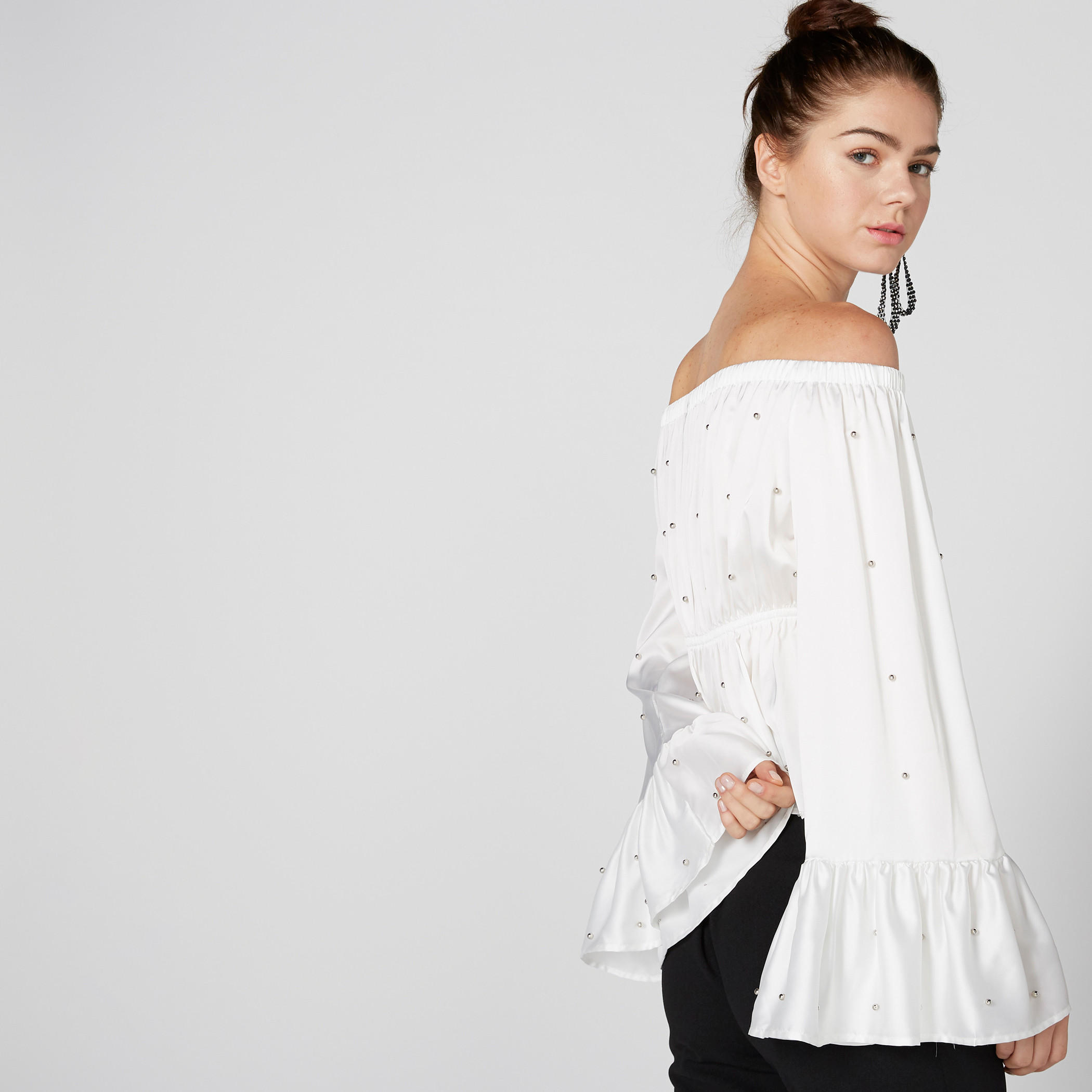 بلوزة مكشوفة الأكتاف بأكمام واسعة وتفاصيل لؤلؤ-women-clothing-shirtsandblouses-blouses-image-2