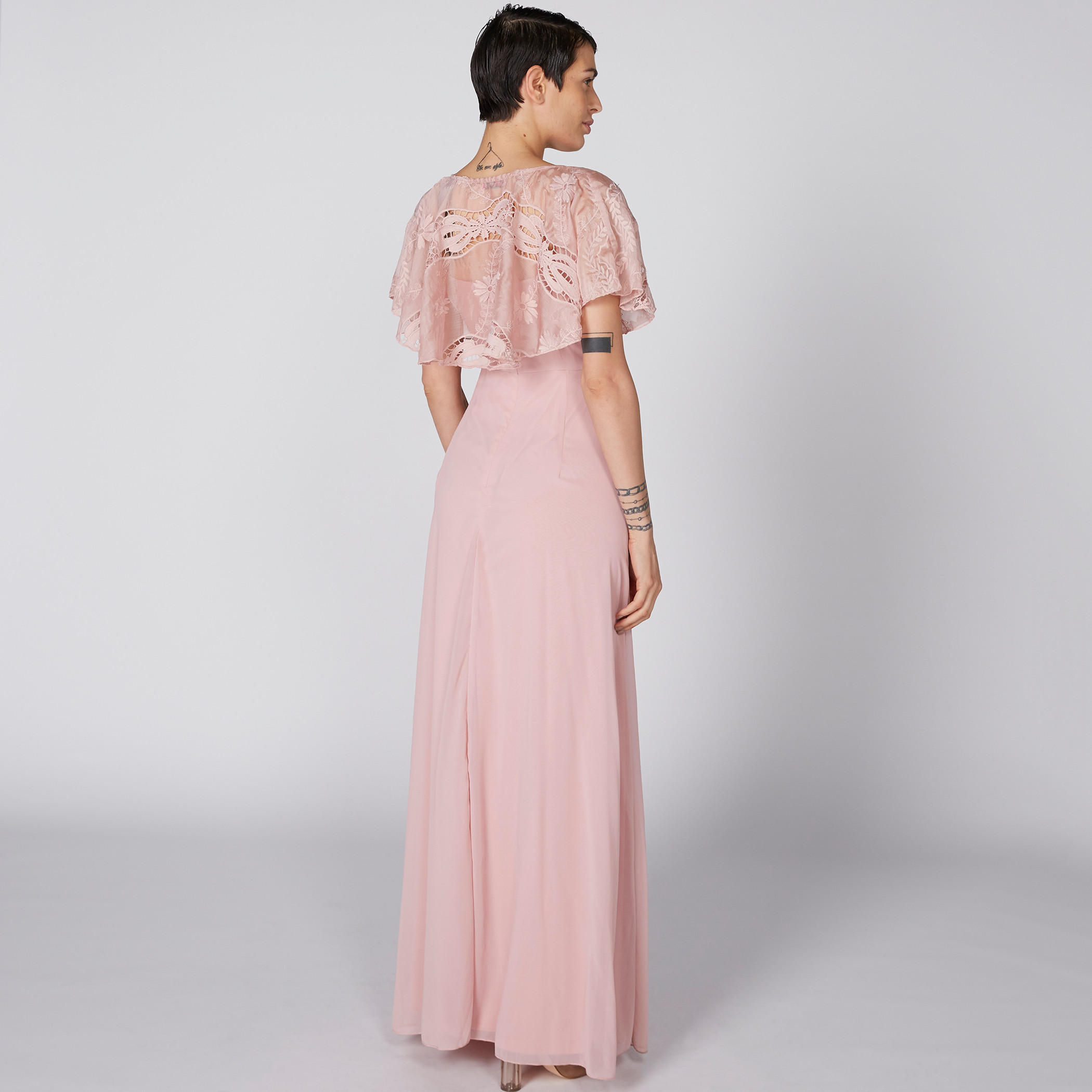 فستان طويل بأكمام قصيرة وتفاصيل دانتيل-women-clothing-dresses-image-4