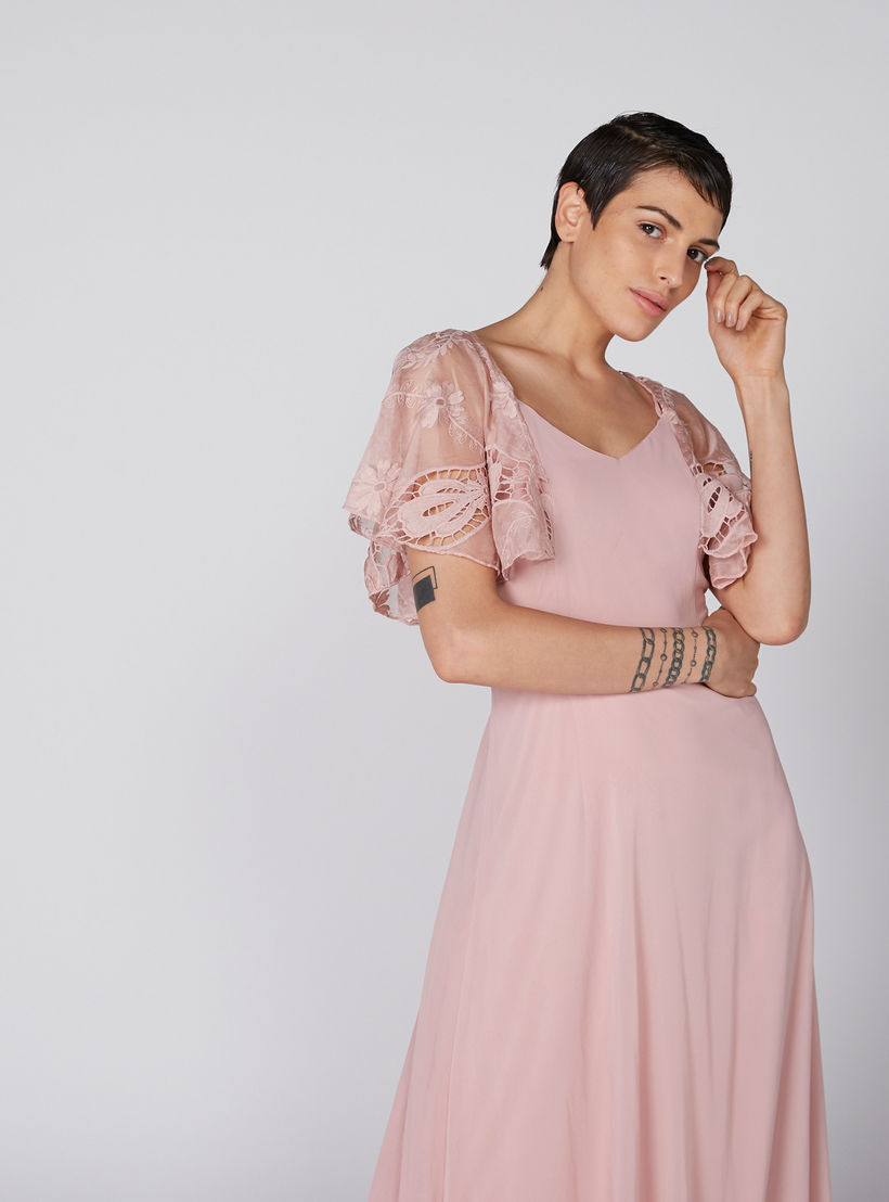 فستان طويل بأكمام قصيرة وتفاصيل دانتيل-women-clothing-dresses-image-5