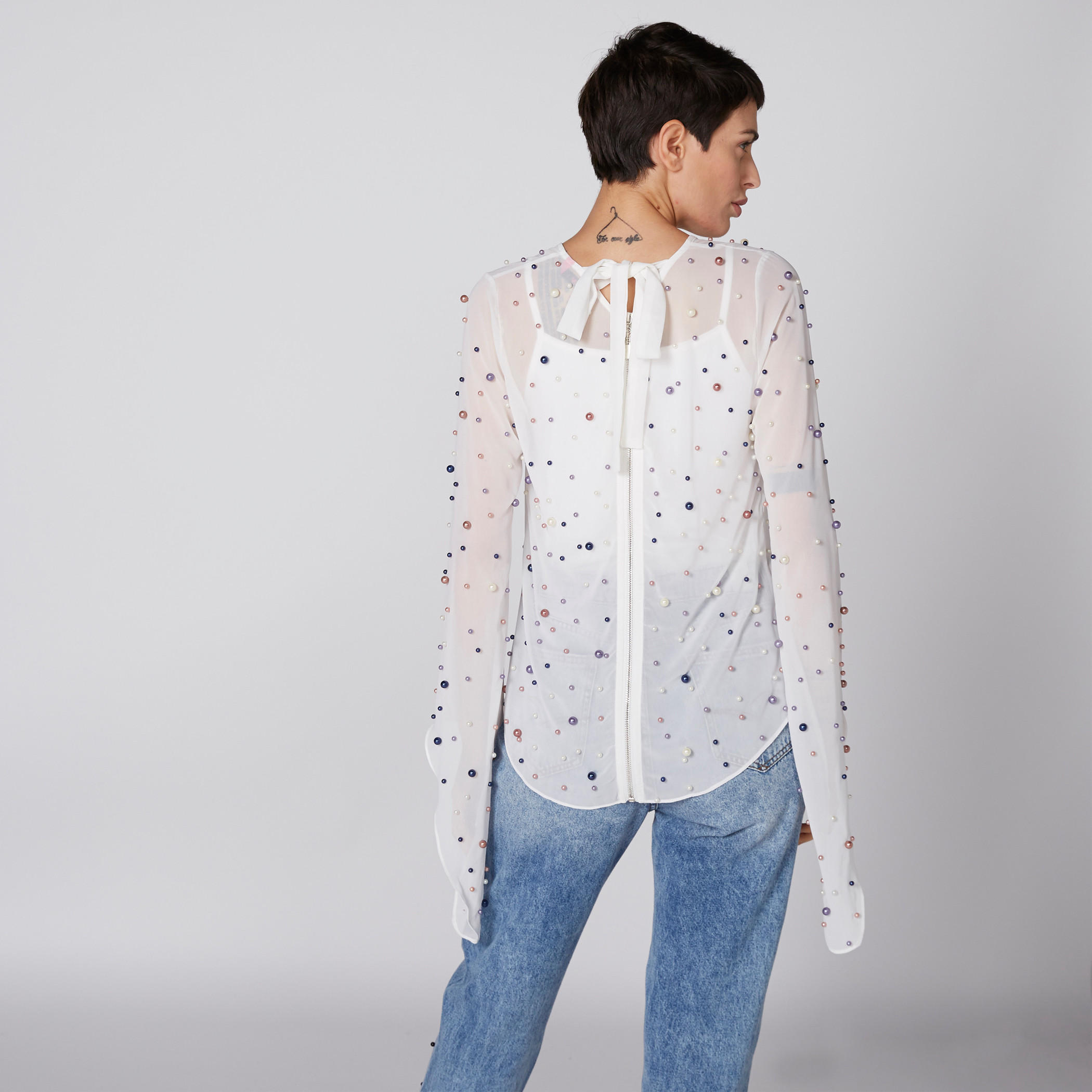 بلوزة شبكية بأكمام طويلة وتفاصيل لؤلؤ-women-clothing-shirtsandblouses-blouses-image-3