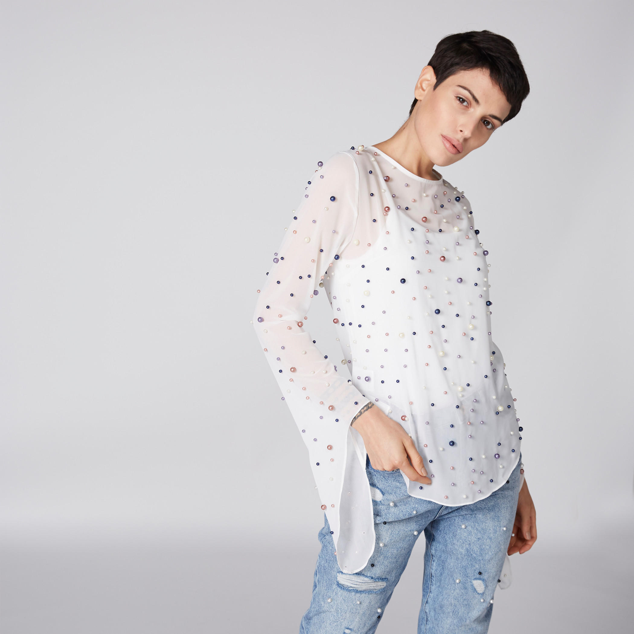 بلوزة شبكية بأكمام طويلة وتفاصيل لؤلؤ-women-clothing-shirtsandblouses-blouses-image-4