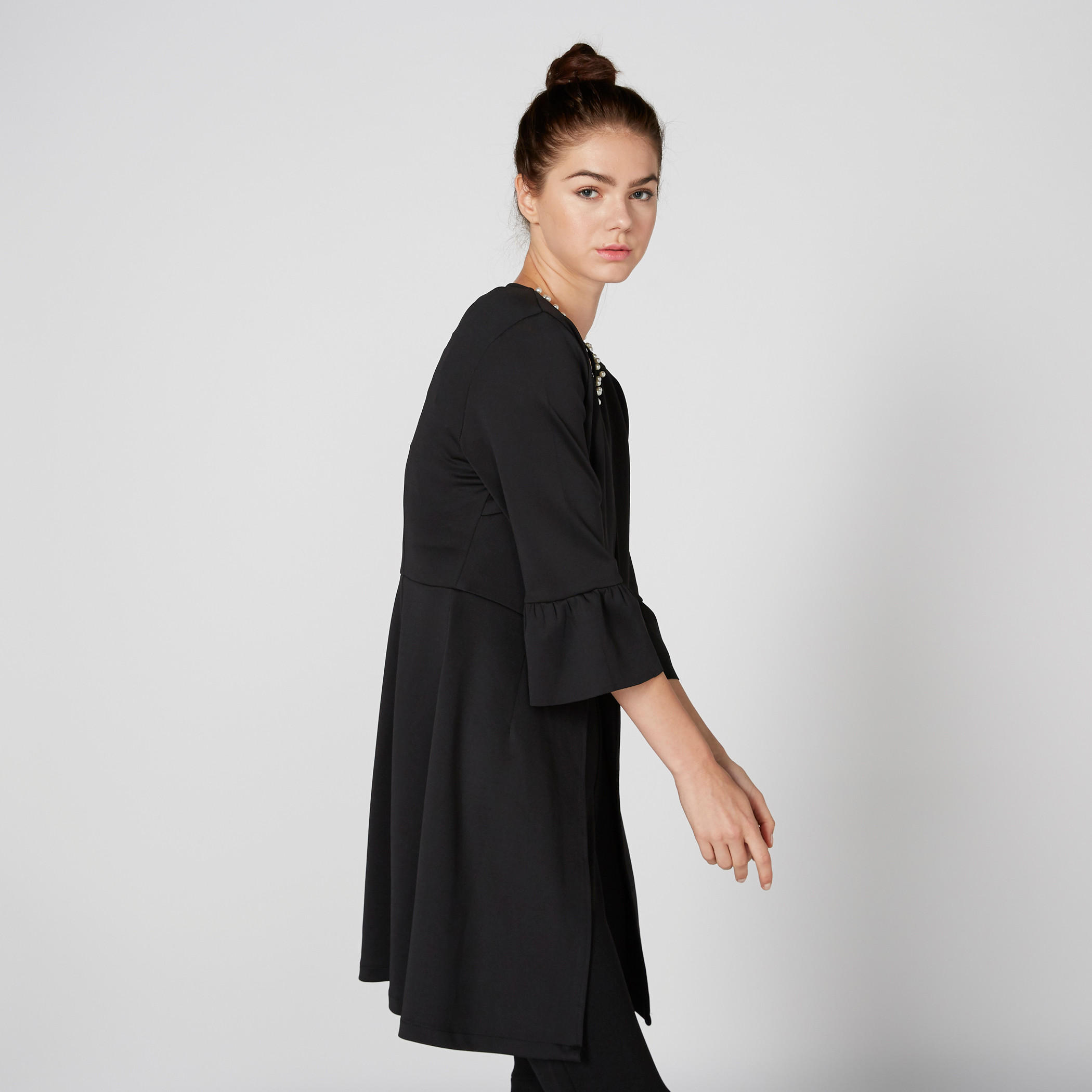 سترة طويلة بأكمام 3/4 وتفاصيل لؤلؤ-women-winterwear-coatsandjackets-jackets-image-3