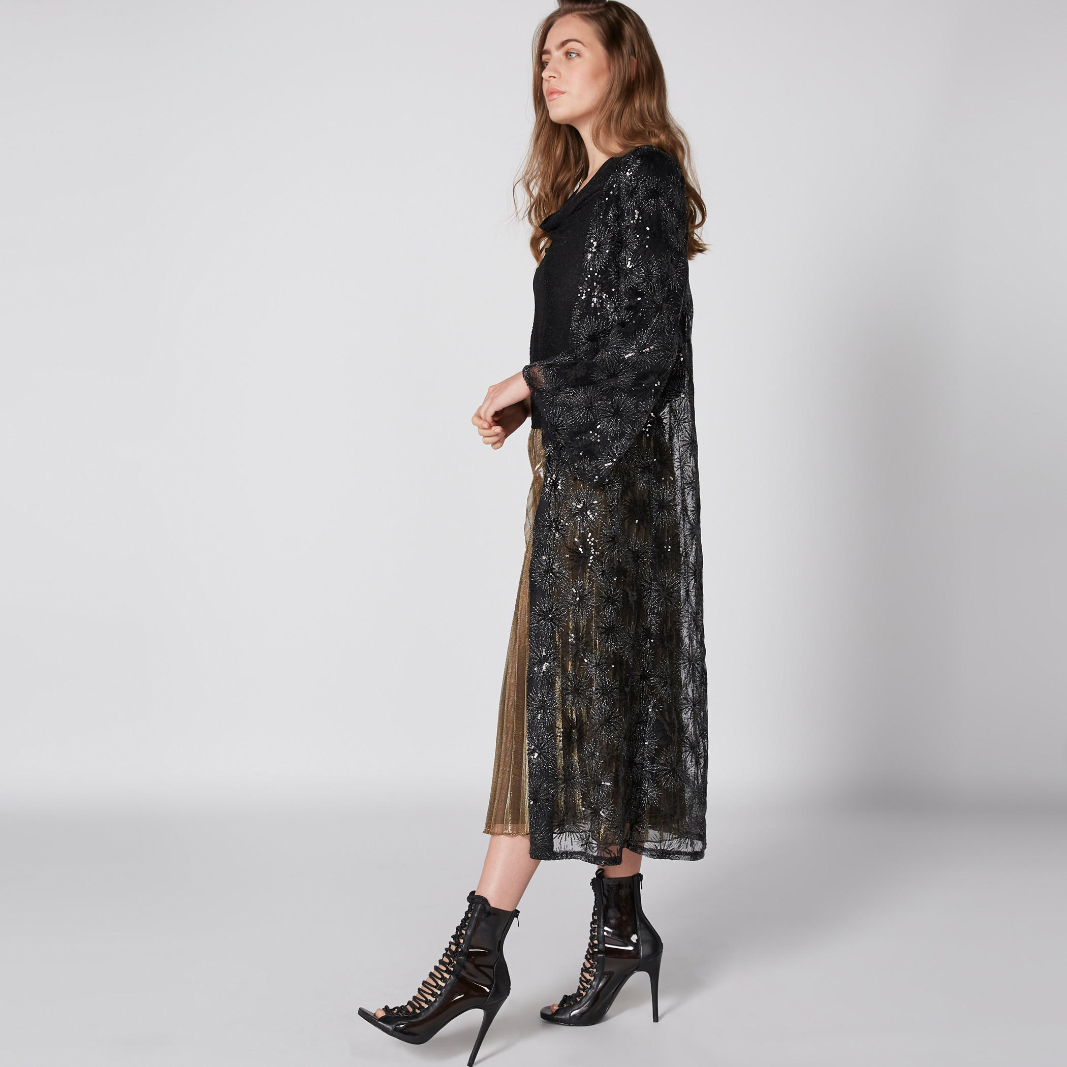سترة طويلة مزينة بأكمام واسعة-women-winterwear-cardigansandjumpers-cardigans-image-3