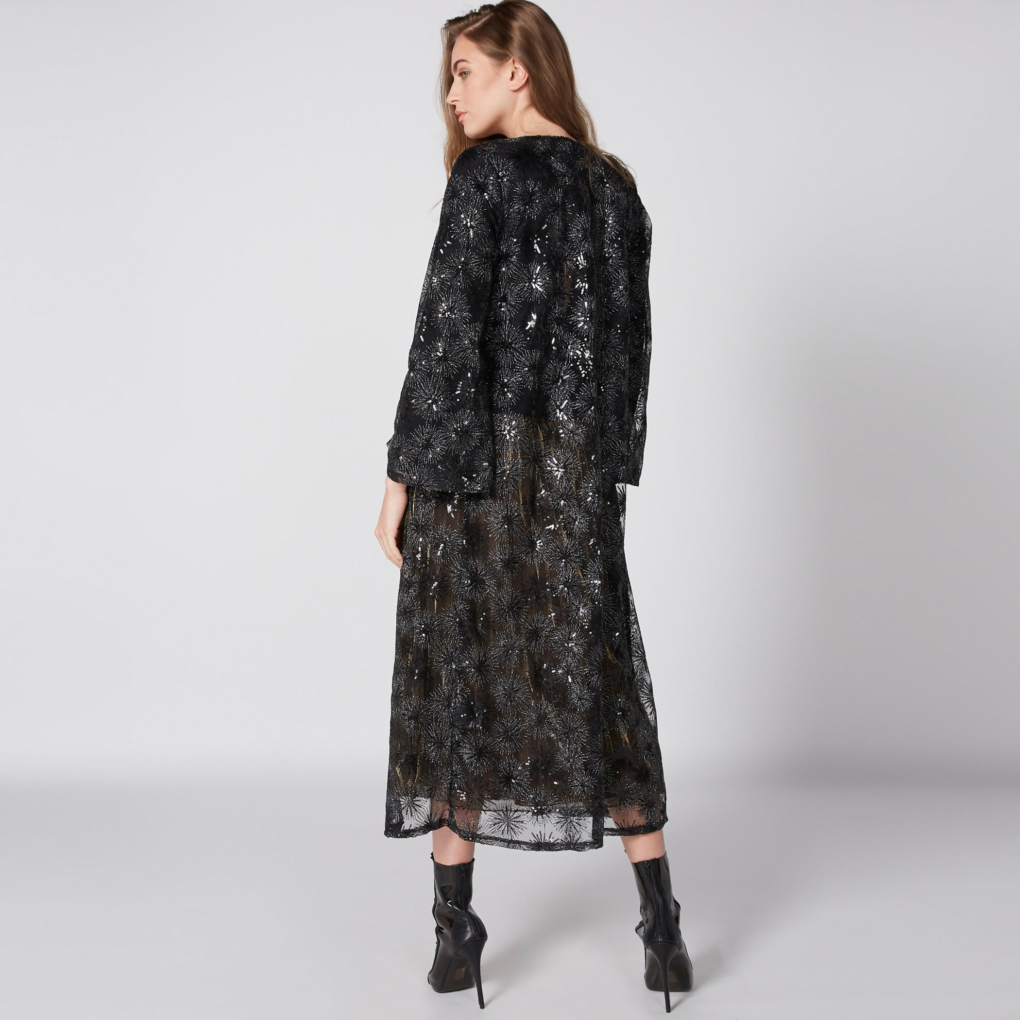 سترة طويلة مزينة بأكمام واسعة-women-winterwear-cardigansandjumpers-cardigans-image-4