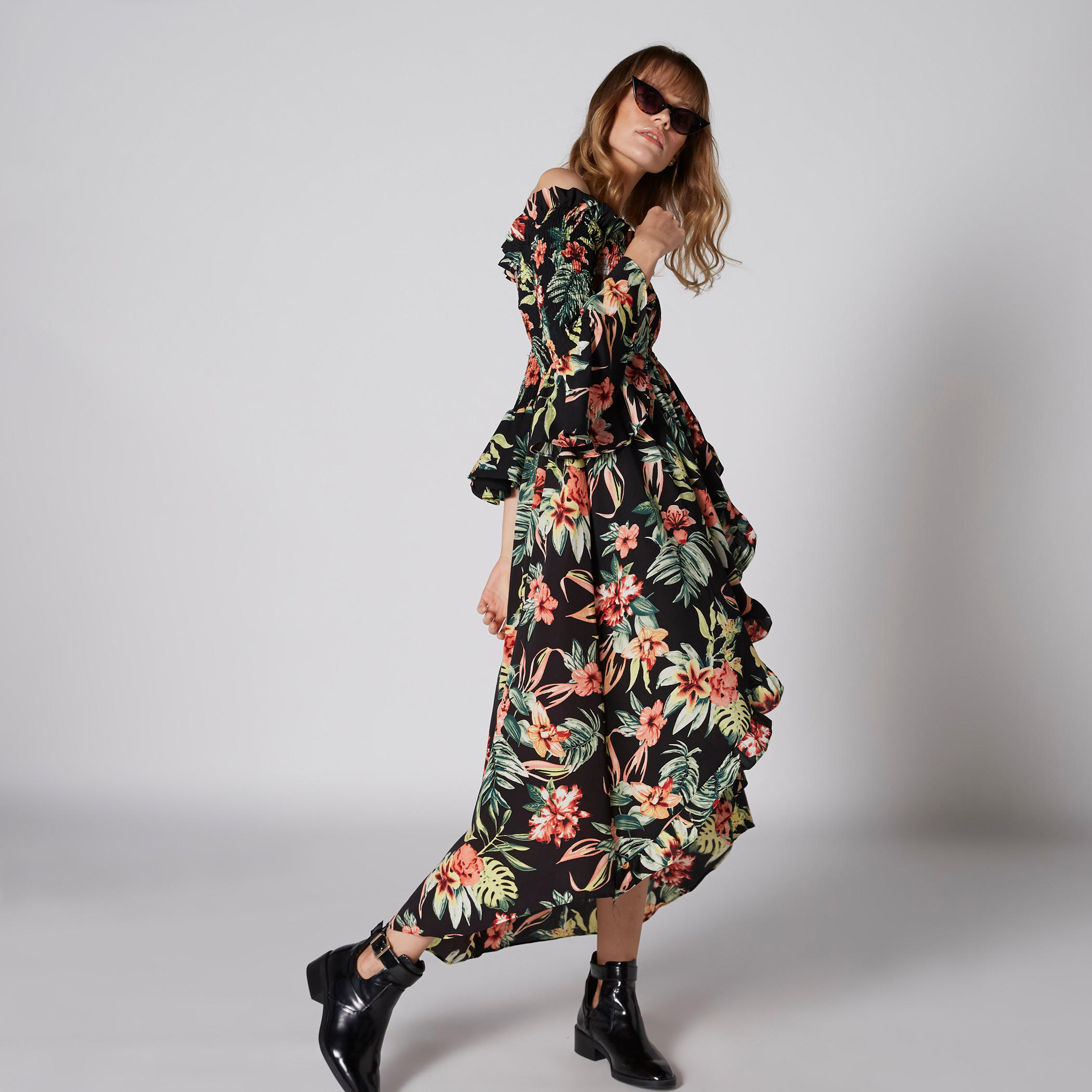 فستان طويل مكشوف الأكتاف بحوّاف غير مستوية وطبعات-women-clothing-dresses-image-3