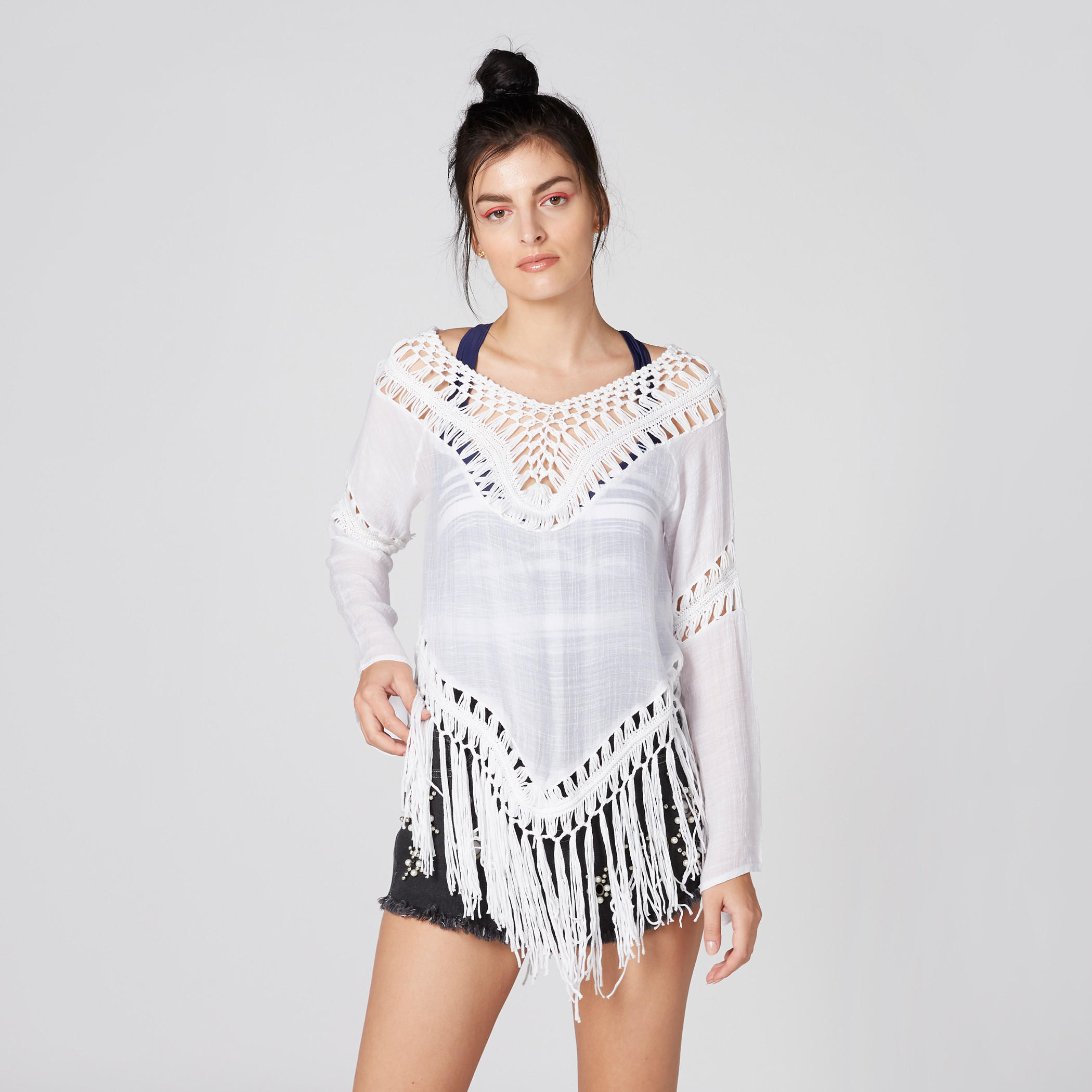 بلوزة بأكمام طويلة وشرابات وتفاصيل كروشيه-women-clothing-shirtsandblouses-blouses-image-3