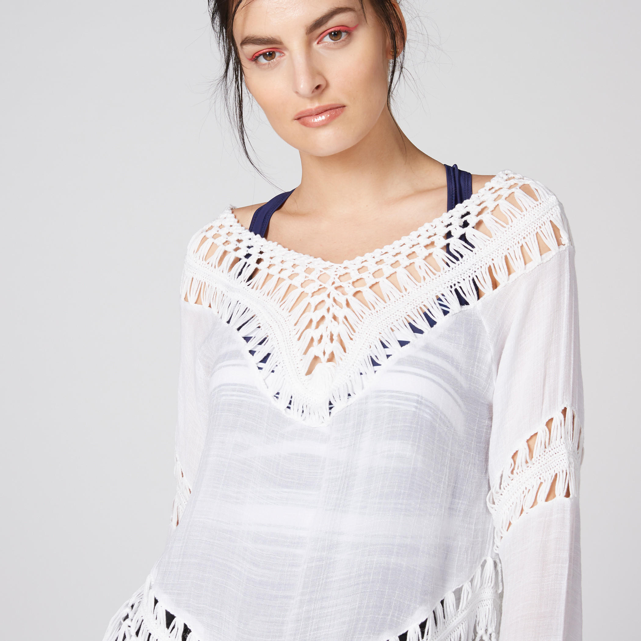 بلوزة بأكمام طويلة وشرابات وتفاصيل كروشيه-women-clothing-shirtsandblouses-blouses-image-4