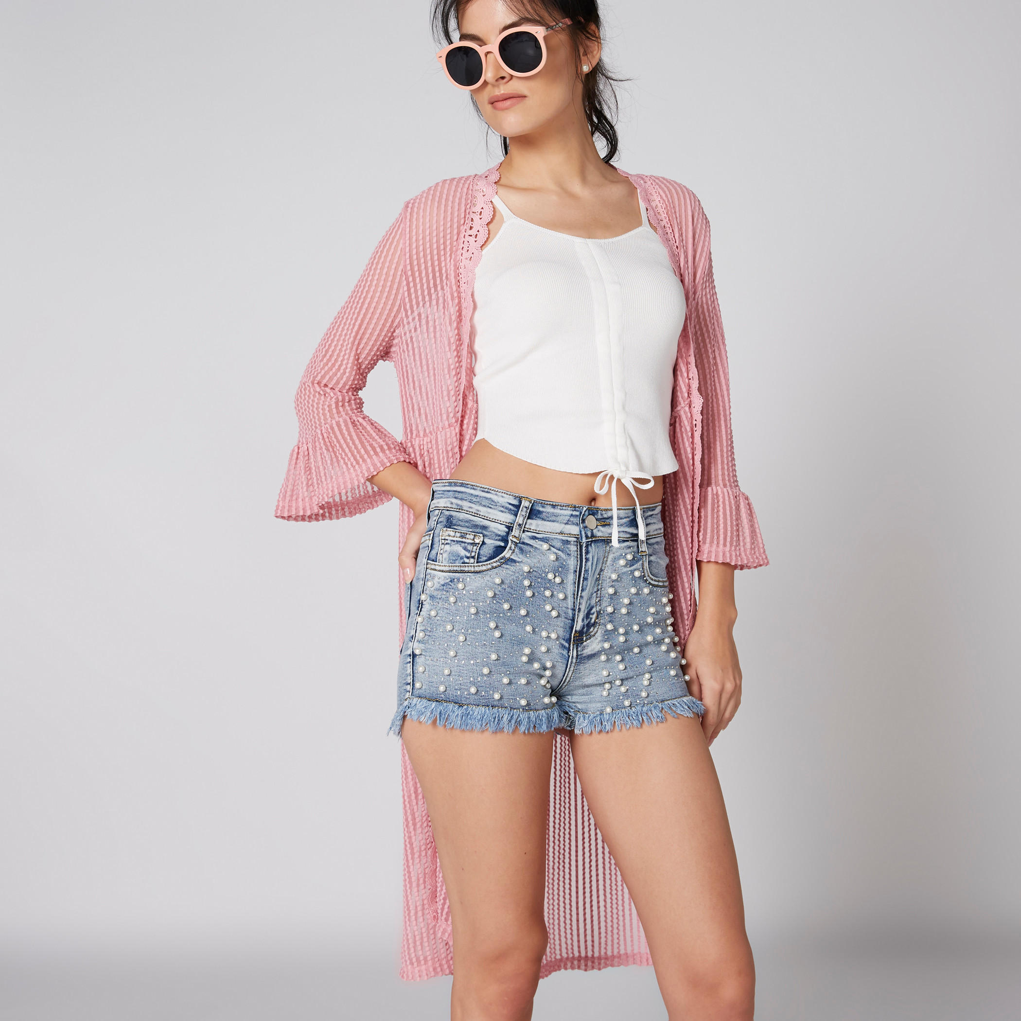 شورت دينم مزيّن بزر إغلاق وتفاصيل جيوب من توإكستريمز-women-clothing-bottoms-shorts-image-1