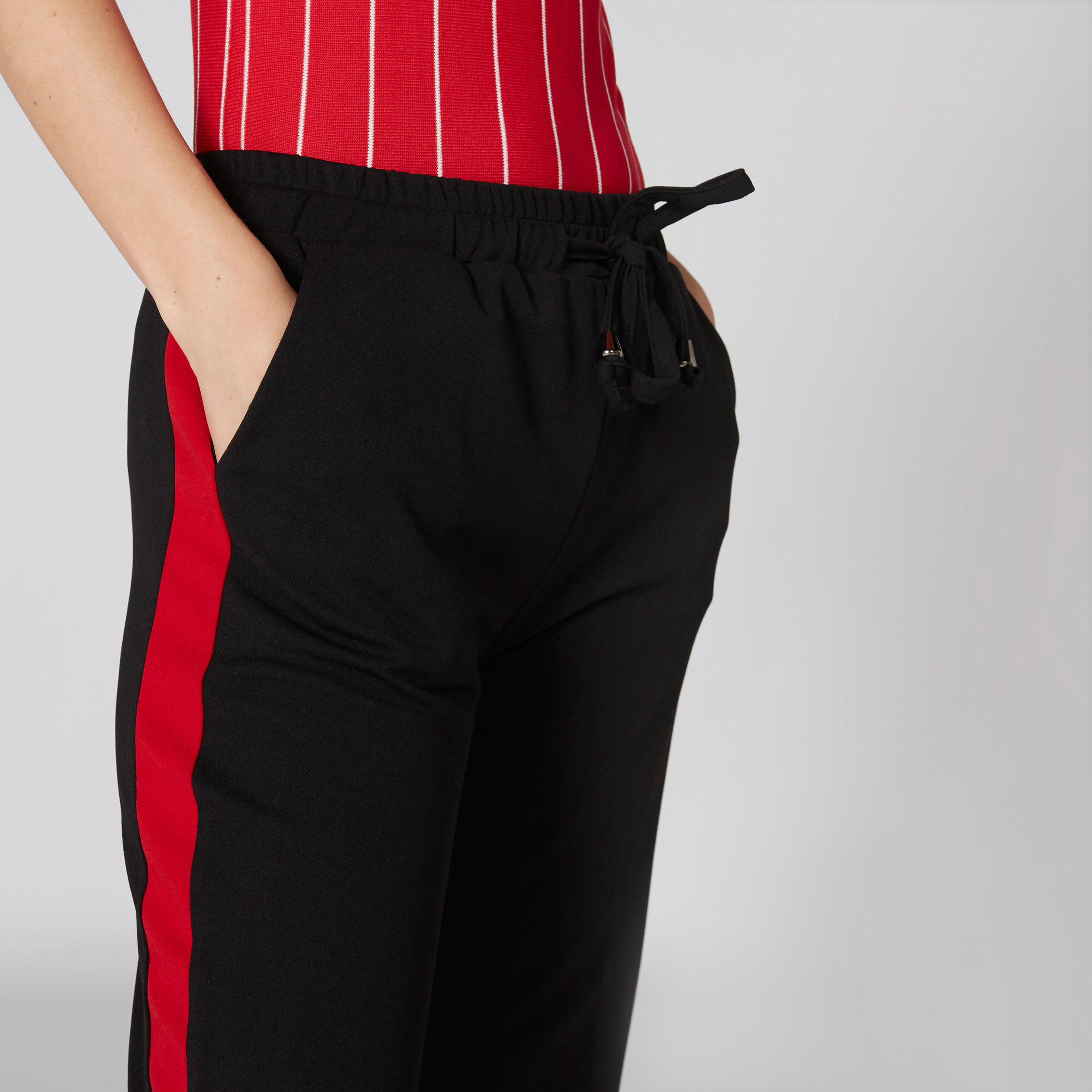 بنطال طويل بخصر مطاطي وجيوب-women-clothing-bottoms-trousers-image-2