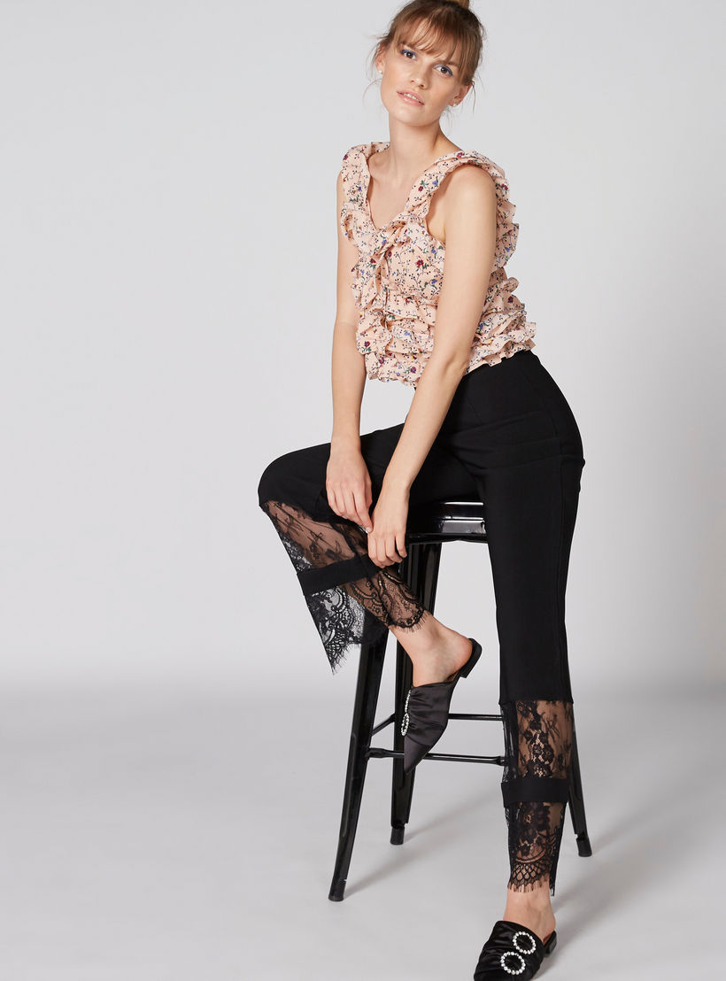 بلوزة دون أكمام بياقة V وتفاصيل كشكش وطبعات-women-clothing-shirtsandblouses-blouses-image-1