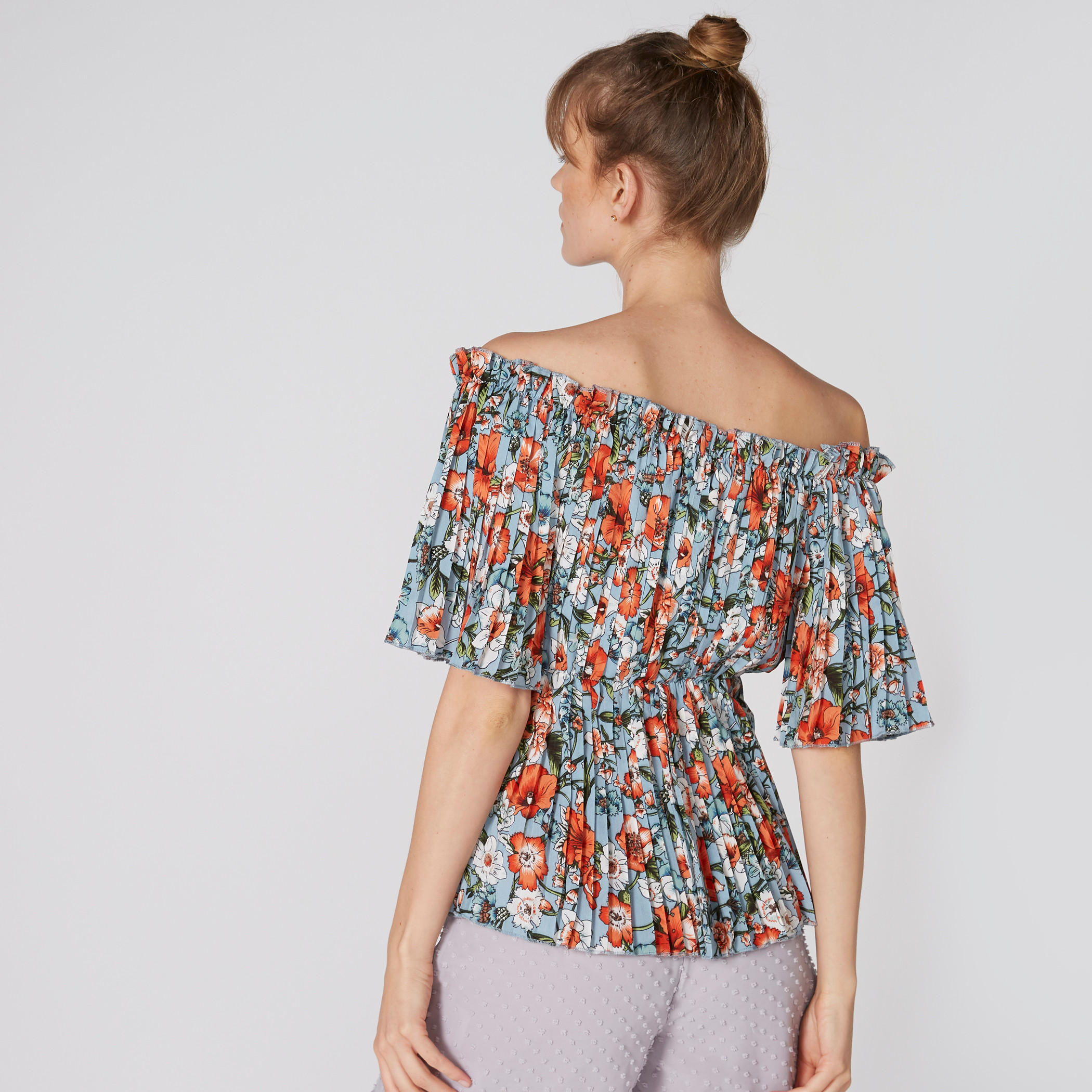 بلوزة مكشوفة الأكتاف بطيّات وطبعات أزهار-women-clothing-shirtsandblouses-blouses-image-2