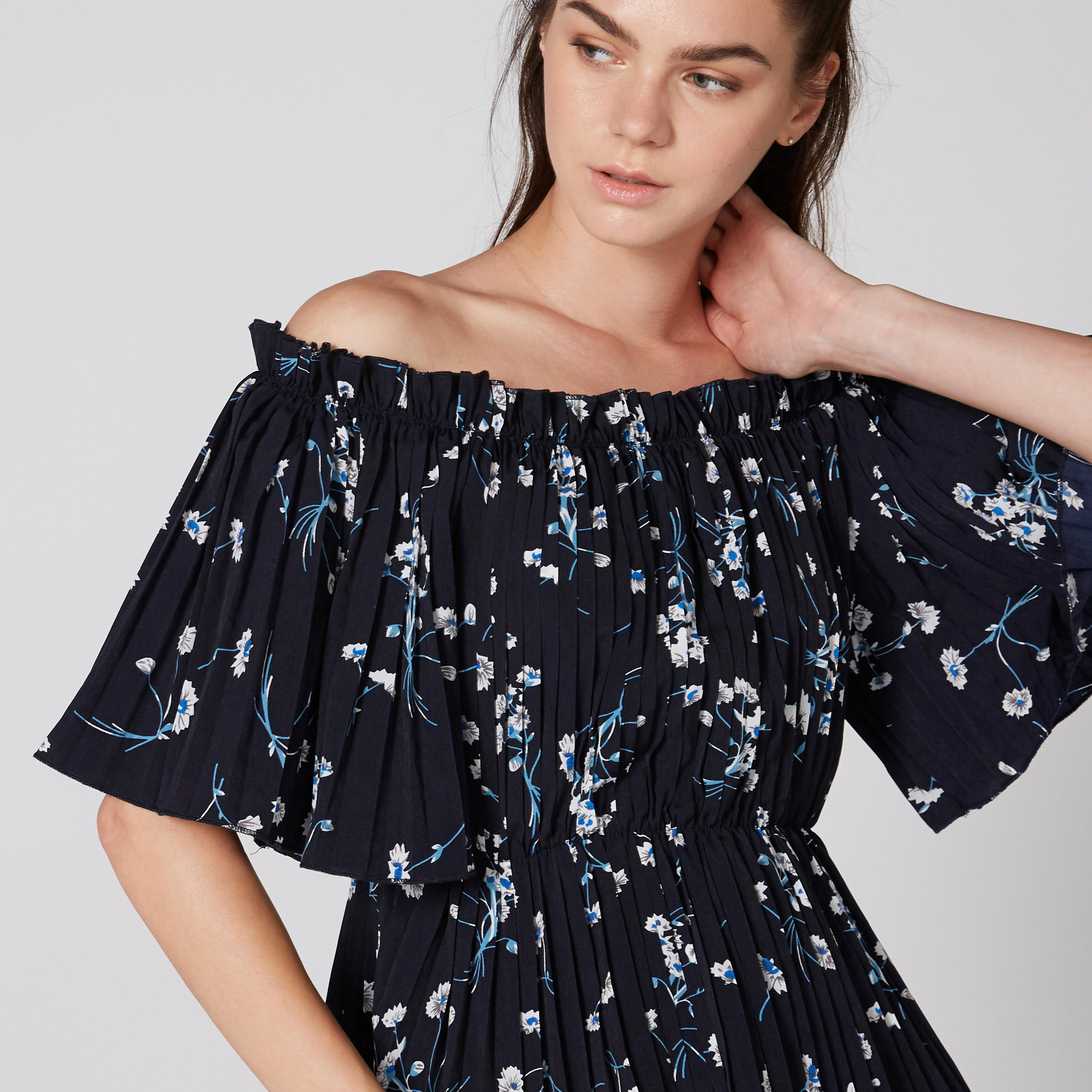 بلوزة مطوية بأكتاف مكشوفة وأكمام قصيرة وطبعات أزهار-women-clothing-shirtsandblouses-blouses-image-4
