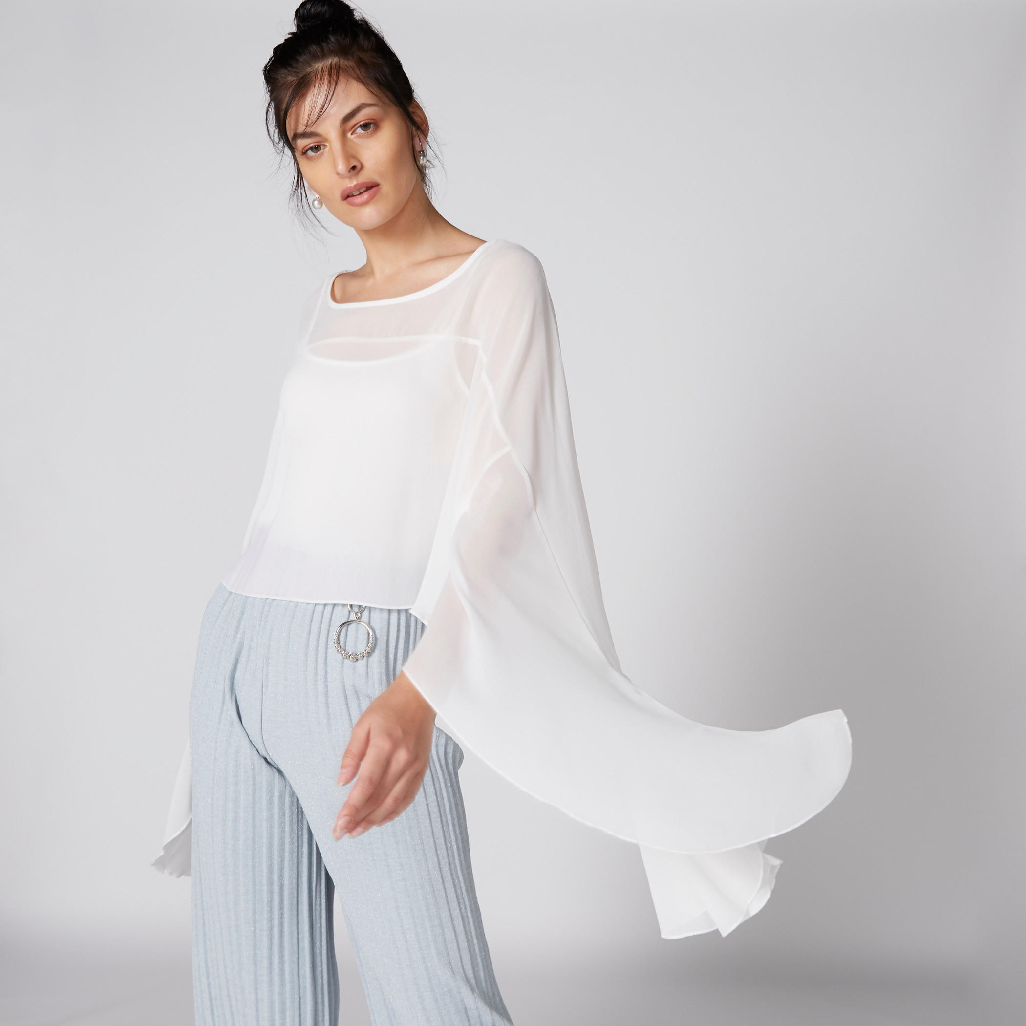 بلوزة بياقة قارب وأكمام واسعة-women-clothing-shirtsandblouses-blouses-image-1