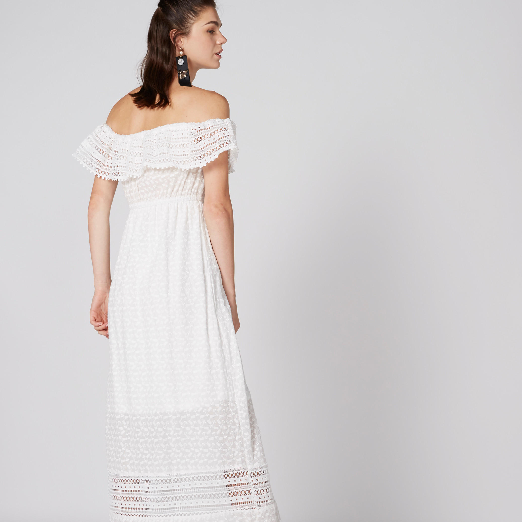 فستان طويل مكشوف الأكتاف بتفاصيل دانتيل-women-clothing-dresses-image-4