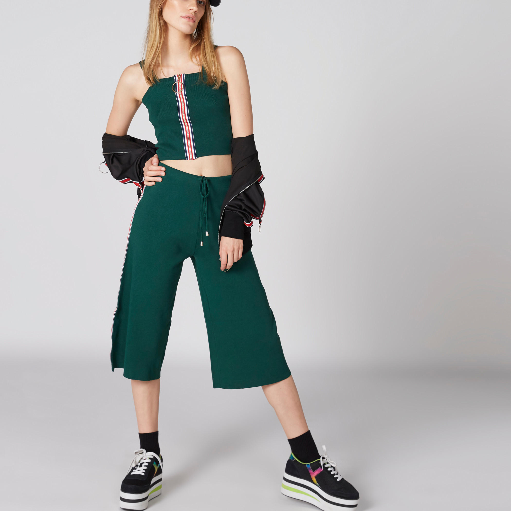 بنطال واسع الساقين بخصر مطّاطي ورباط-women-clothing-bottoms-trousers-image-2