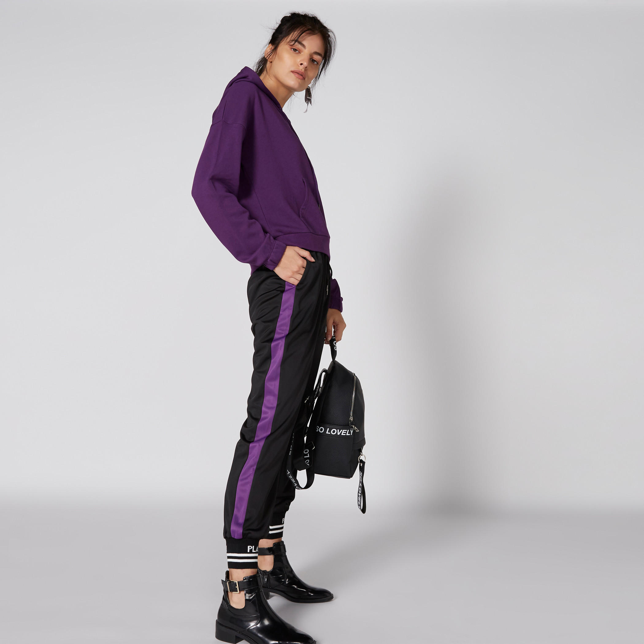 بنطال رياضي طويل بخصر مطّاطي وجيوب-women-clothing-bottoms-joggers-image-1