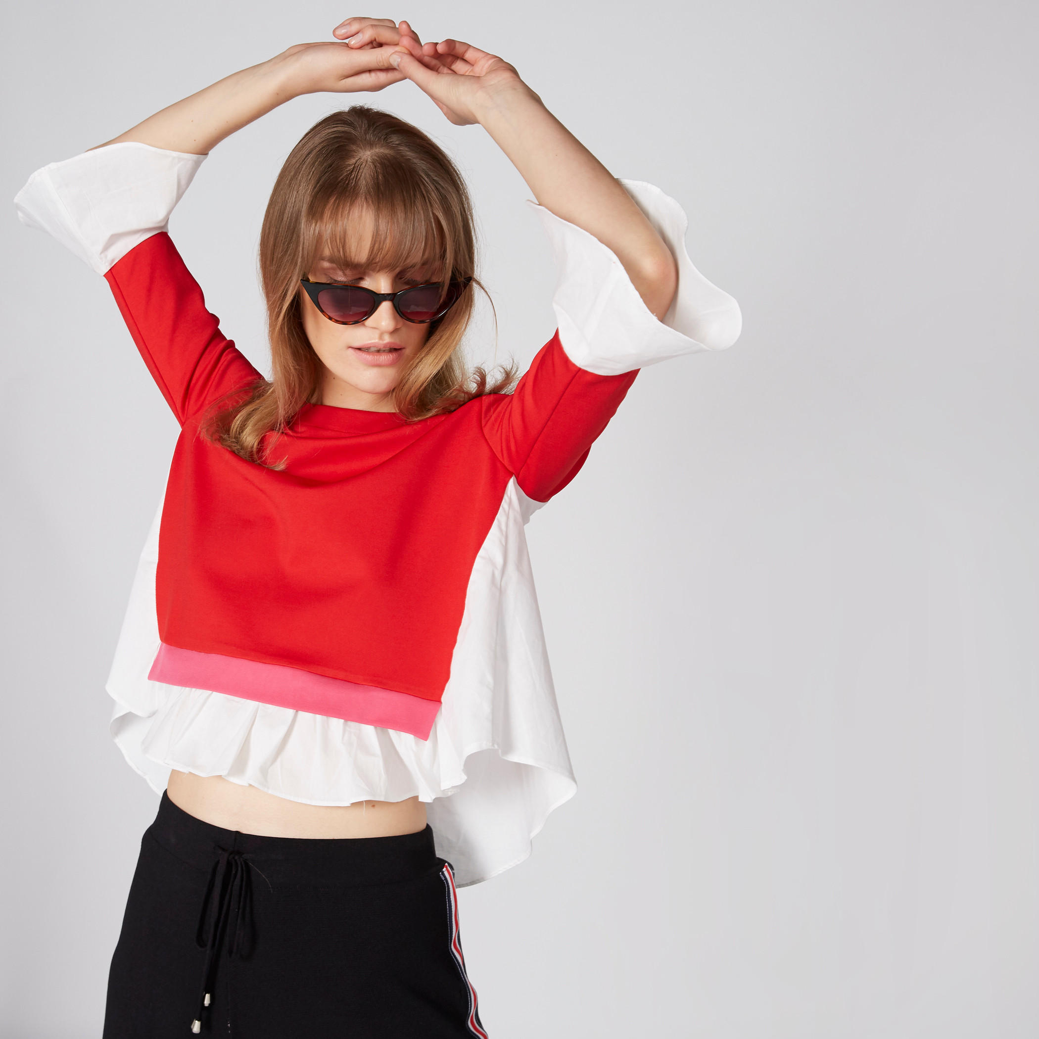 بلوزة بياقة مستديرة وأكمام 3/4 وتفاصيل كشكش-women-clothing-shirtsandblouses-blouses-image-1