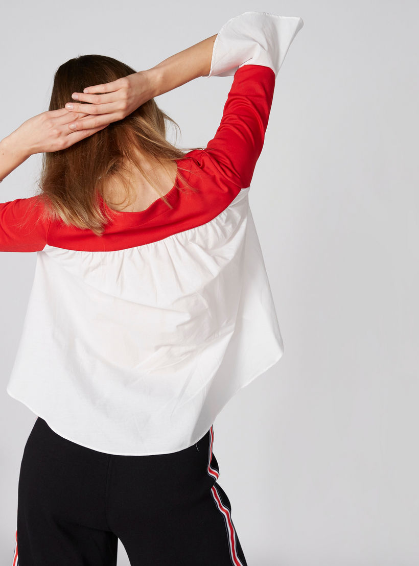 بلوزة بياقة مستديرة وأكمام 3/4 وتفاصيل كشكش-women-clothing-shirtsandblouses-blouses-image-2