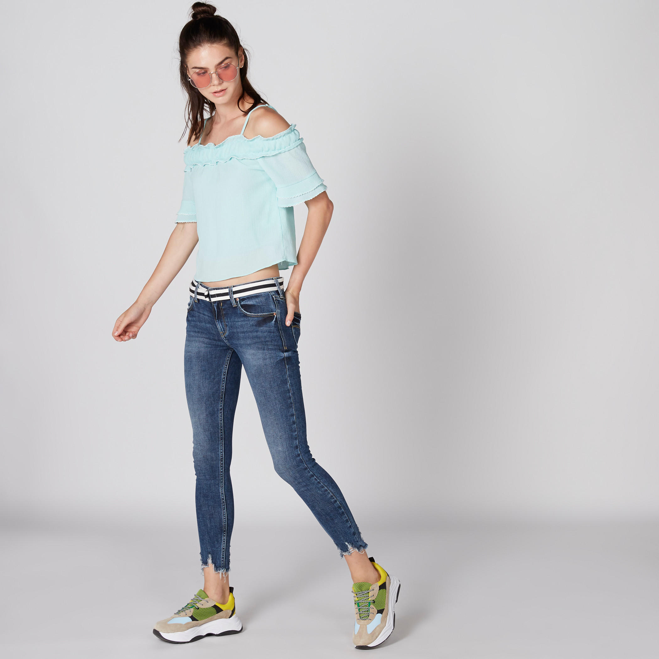بلوزة مكشوفة الأكتاف بحمّالات رفيعة-women-clothing-shirtsandblouses-blouses-image-5