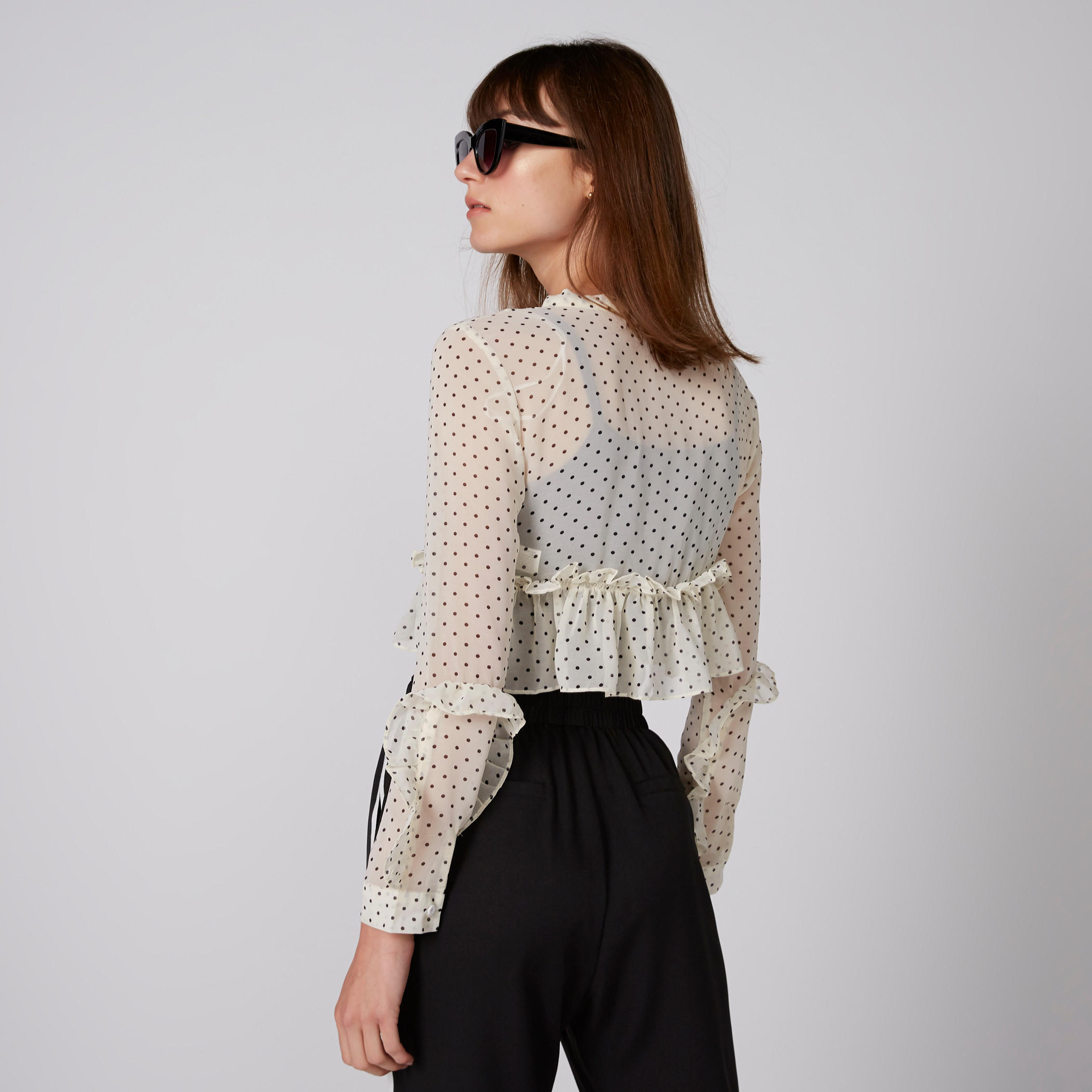 بلوزة قصيرة بأكمام طويلة وتفاصيل كشكش وطبعات-women-clothing-shirtsandblouses-blouses-image-1