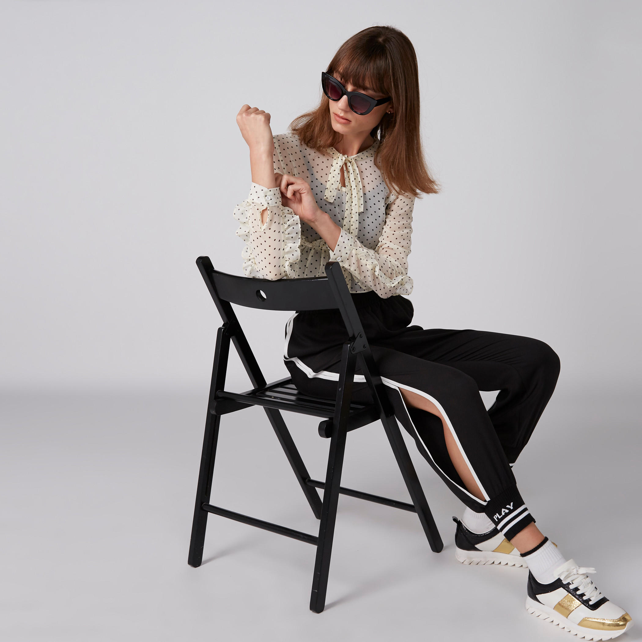 بلوزة قصيرة بأكمام طويلة وتفاصيل كشكش وطبعات-women-clothing-shirtsandblouses-blouses-image-3