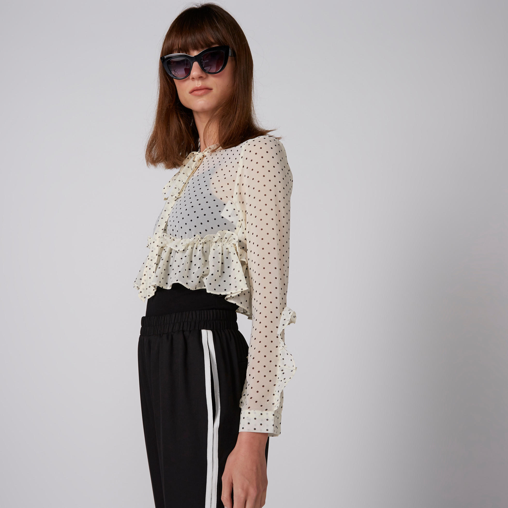 بلوزة قصيرة بأكمام طويلة وتفاصيل كشكش وطبعات-women-clothing-shirtsandblouses-blouses-image-4