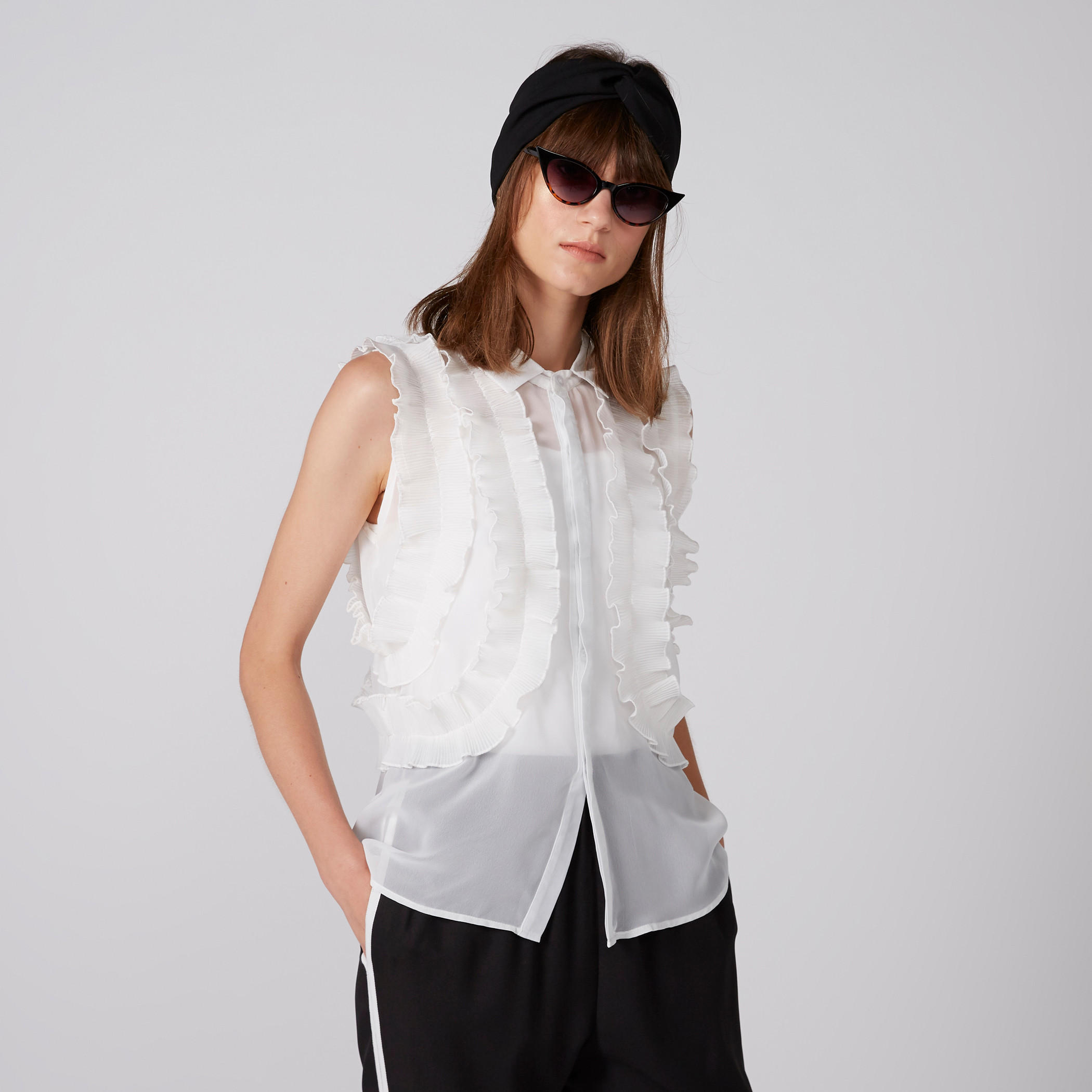قميص دون أكمام بأزرار غير مرئية وتفاصيل كشكش-women-clothing-shirtsandblouses-shirts-image-2