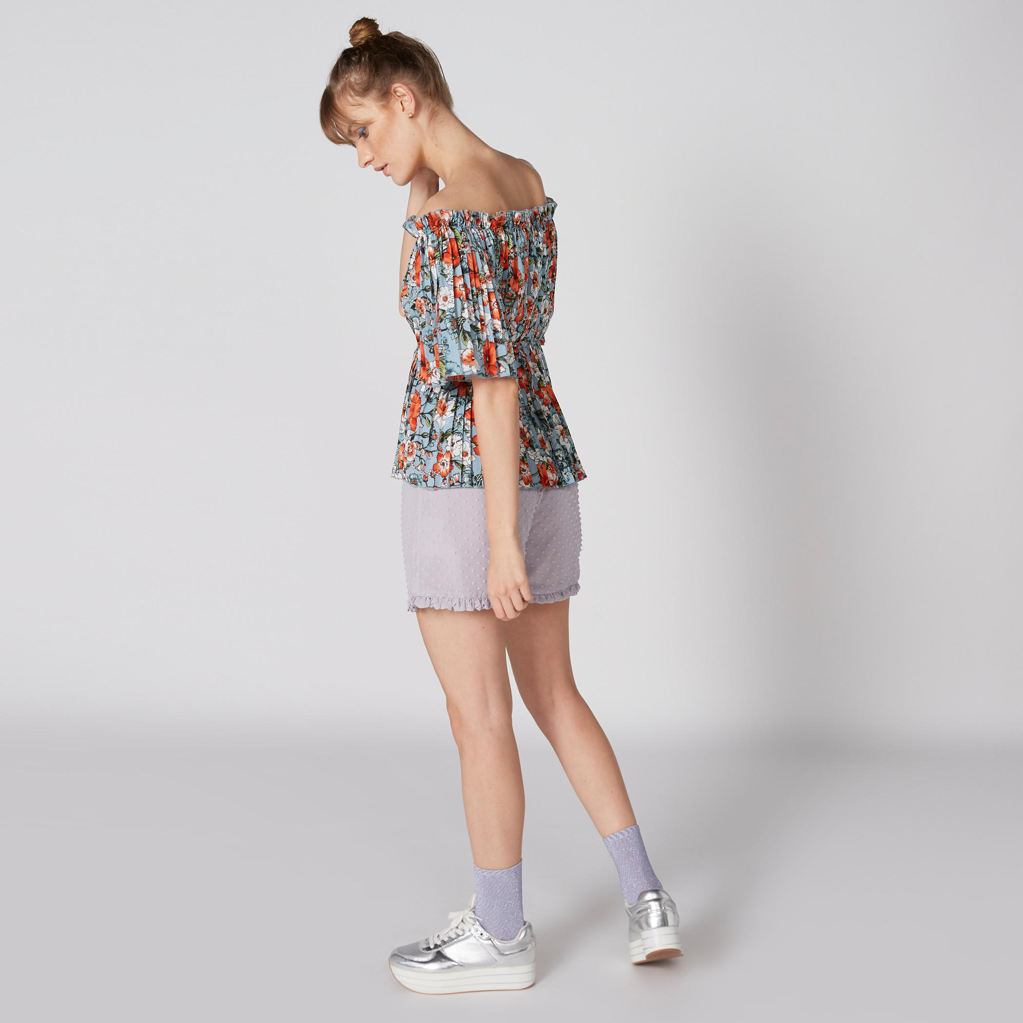 شورت دينم سادة بخصر متوسط الإرتفاع وتفاصيل جيوب من توإكستريمز-women-clothing-bottoms-shorts-image-1