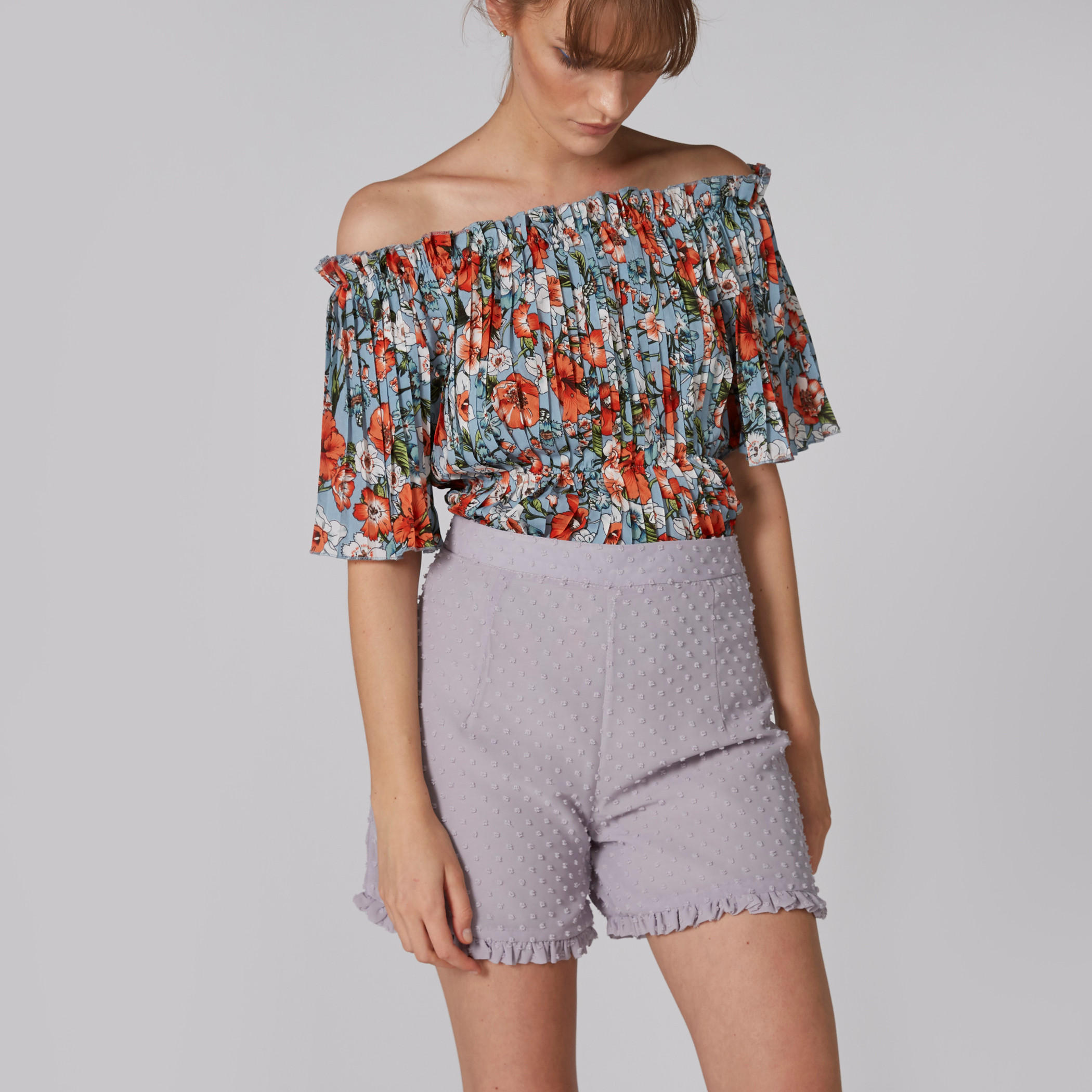 شورت دينم  سادة بخصر متوسط الإرتفاع وتفاصيل جيوب من توإكستريمز-women-clothing-bottoms-shorts-image-3