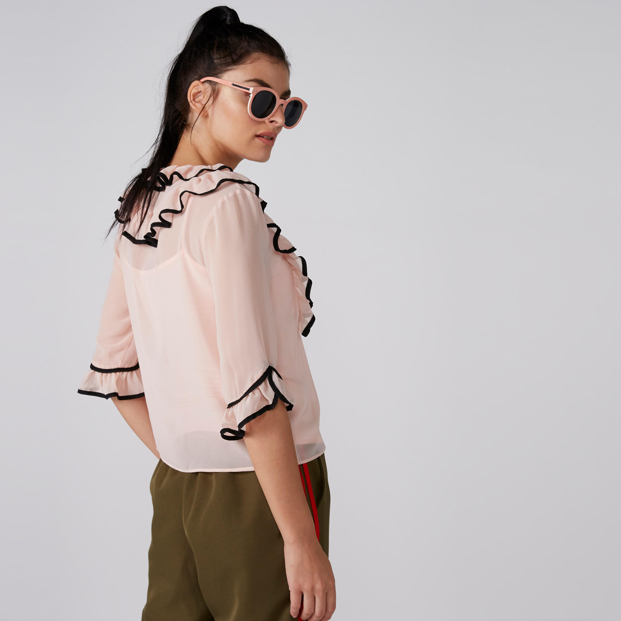 بلوزة بياقة مستديرة وأكمام قصيرة وتفاصيل كشكش-women-clothing-shirtsandblouses-blouses-image-6