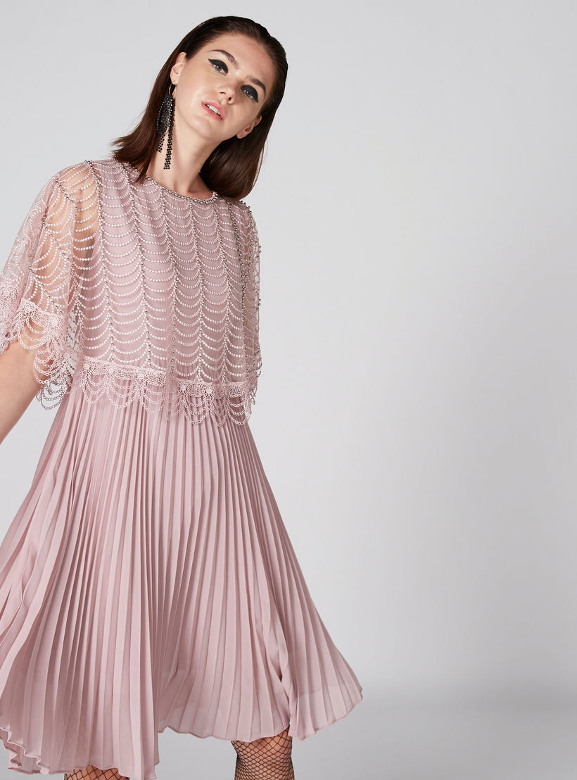 فستان بتزيينات وياقة مستديرة وتفاصيل كشكش-women-clothing-dresses-image-3
