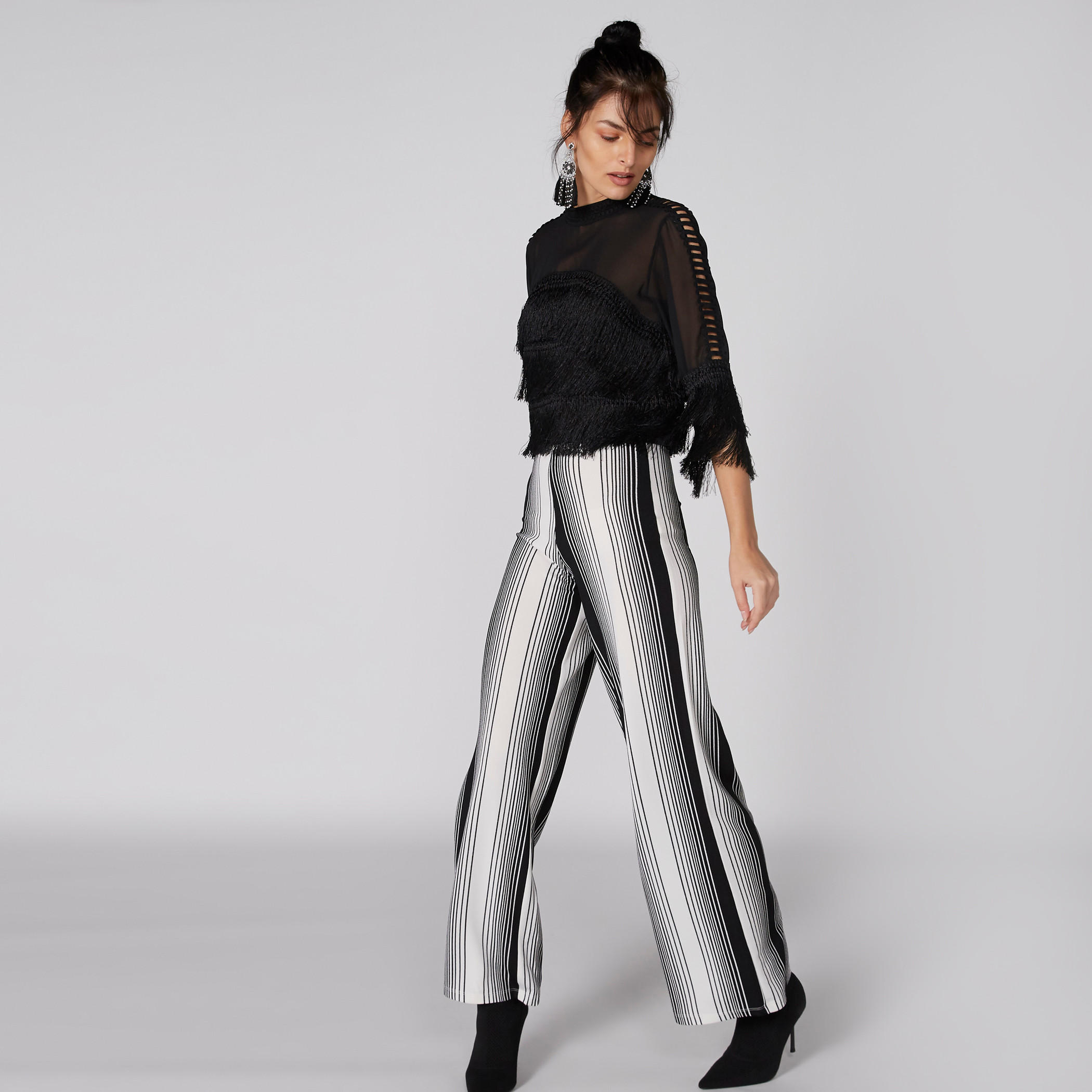 بلوزة بارزة الملمس بياقة عالية وشراشيب-women-clothing-shirtsandblouses-blouses-image-3