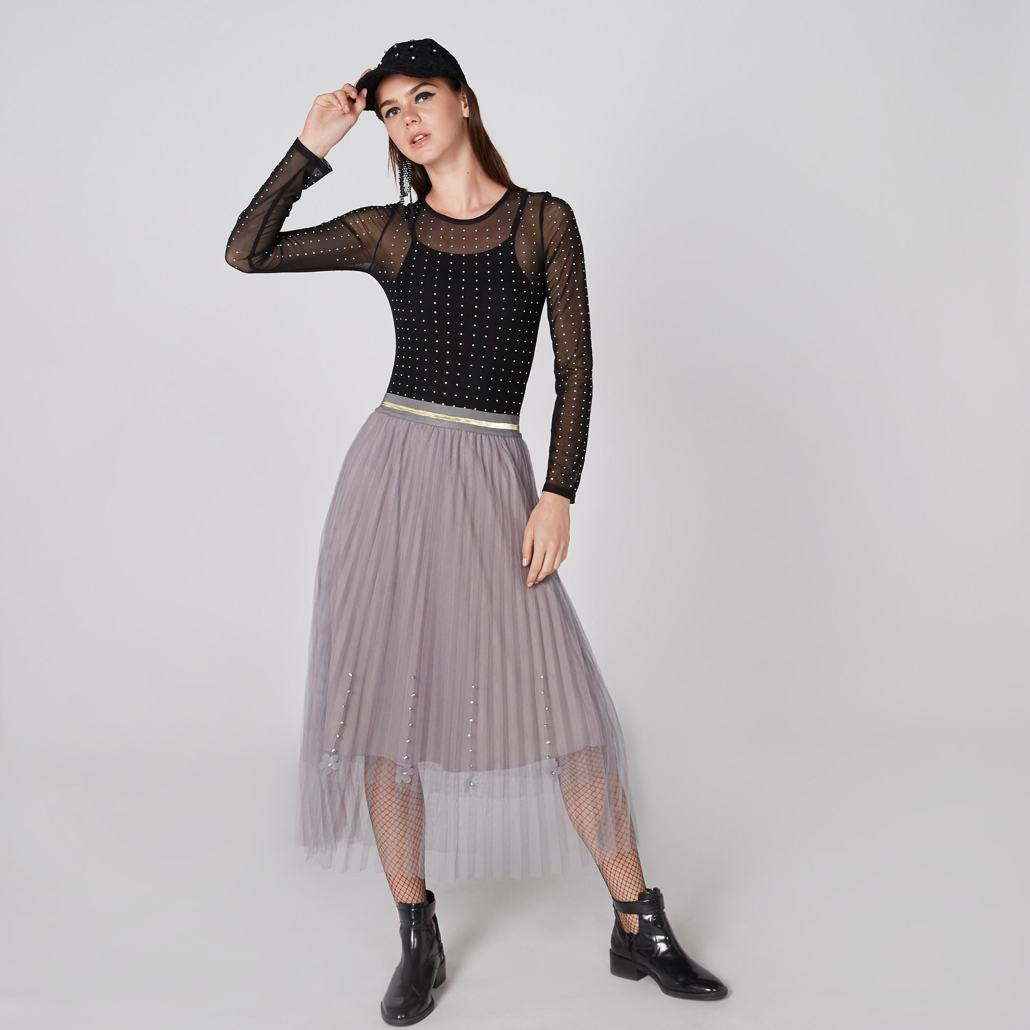 بودي سوت مزيّن بياقة مستديرة وأكمام طويلة-women-clothing-shirtsandblouses-blouses-image-1