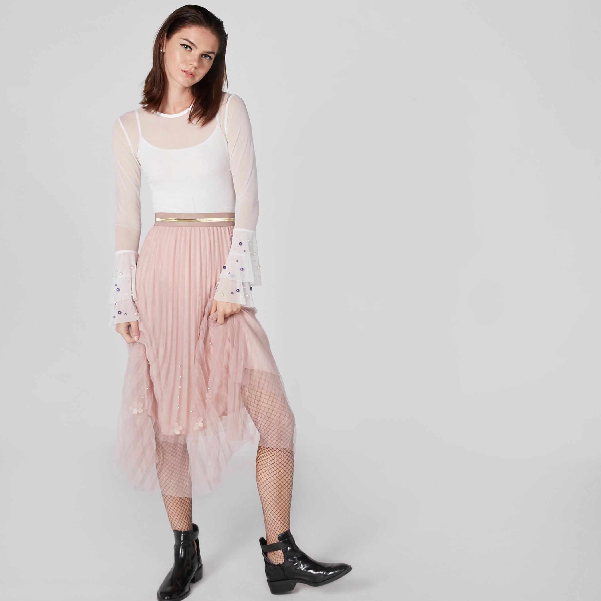 بلوزة بياقة مستديرة وأكمام واسعة متعددة الطبقات وتفاصيل لؤلؤ-women-clothing-shirtsandblouses-blouses-image-3