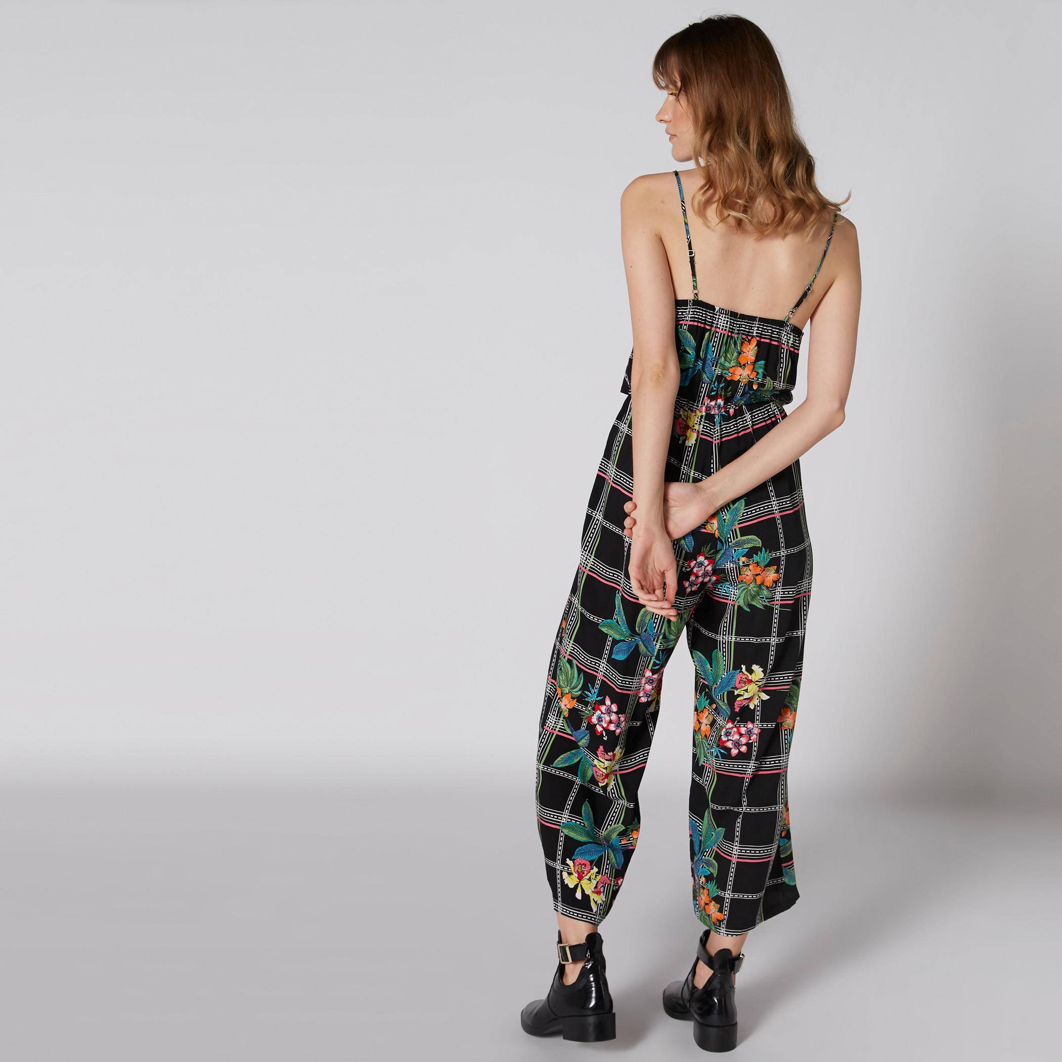 أفرول بحمّالات رفيعة ورباط وطبعات أزهار-women-clothing-jumpsuits-image-2