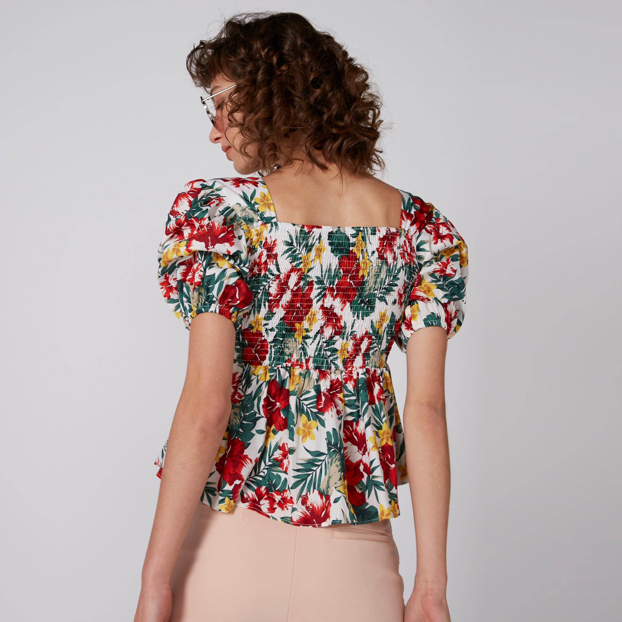 بلوزة بطبعات زهرية وأكمام قصيرة-women-clothing-shirtsandblouses-blouses-image-2