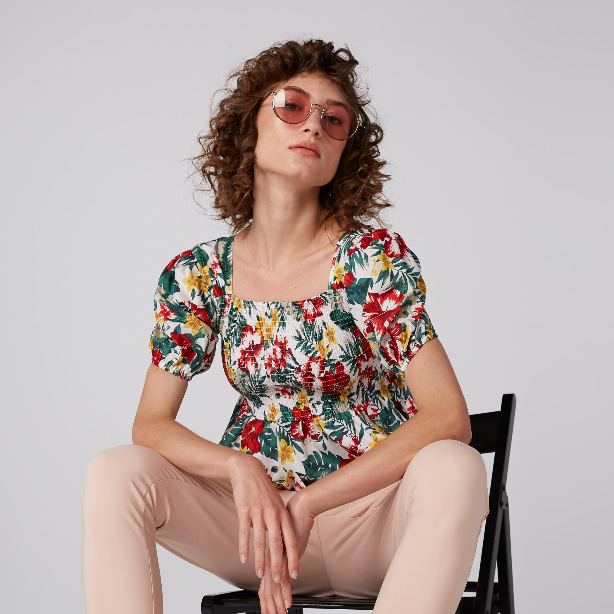 بلوزة بطبعات زهرية وأكمام قصيرة-women-clothing-shirtsandblouses-blouses-image-4
