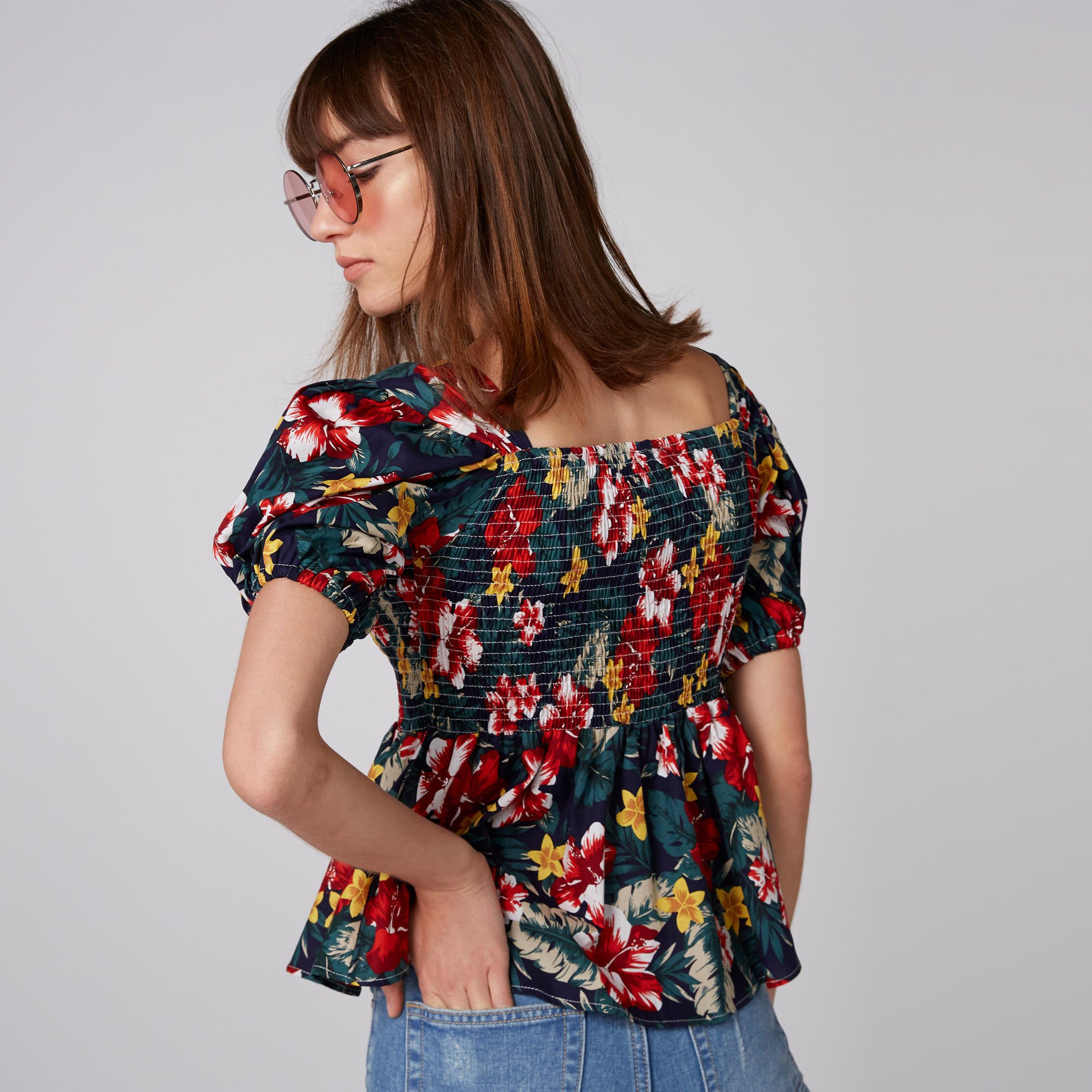 بلوزة قصيرة بطبعات وأكمام قصيرة-women-clothing-shirtsandblouses-blouses-image-2