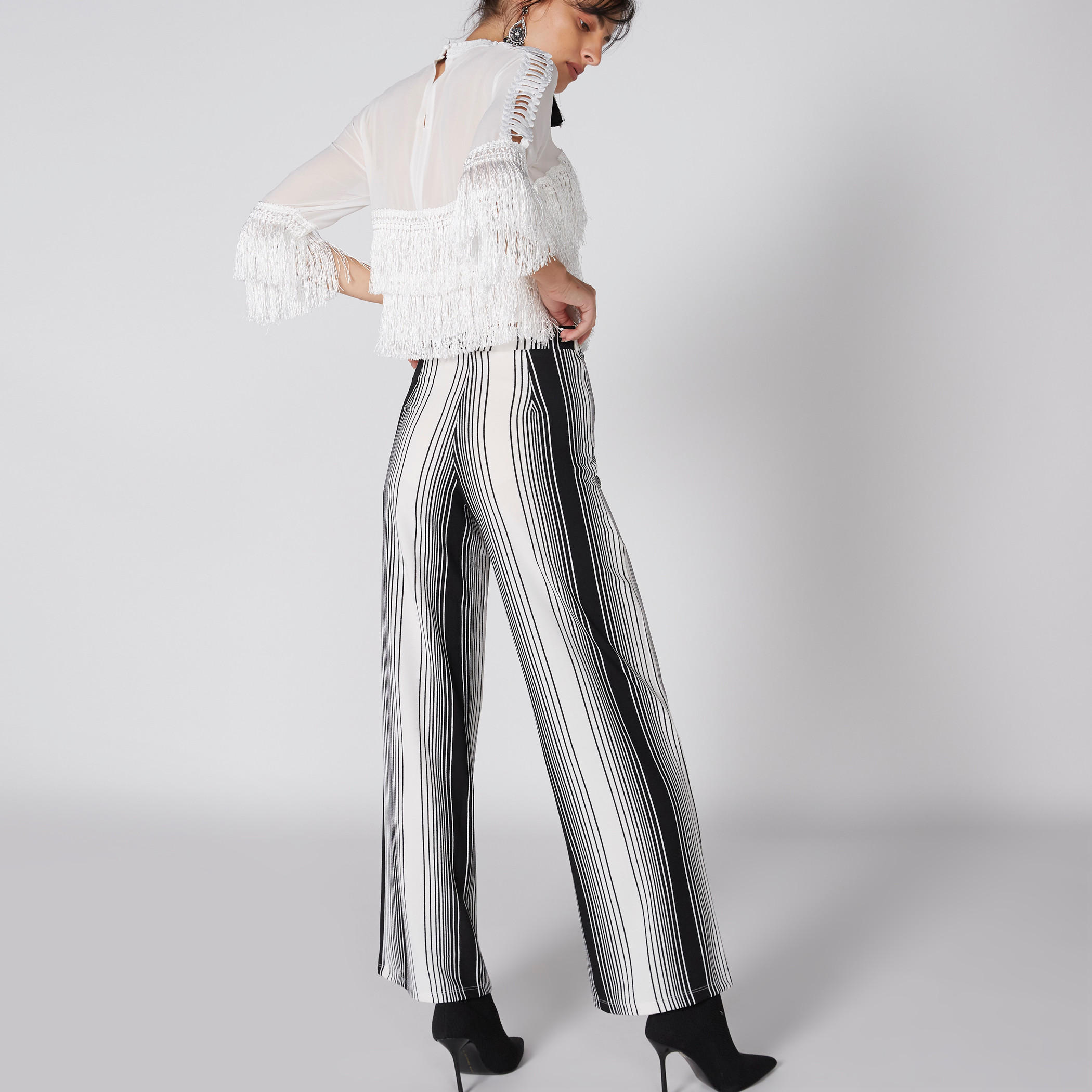 بنطال بالازو مقلّم بخصر مطّاطي-women-clothing-bottoms-trousers-image-2
