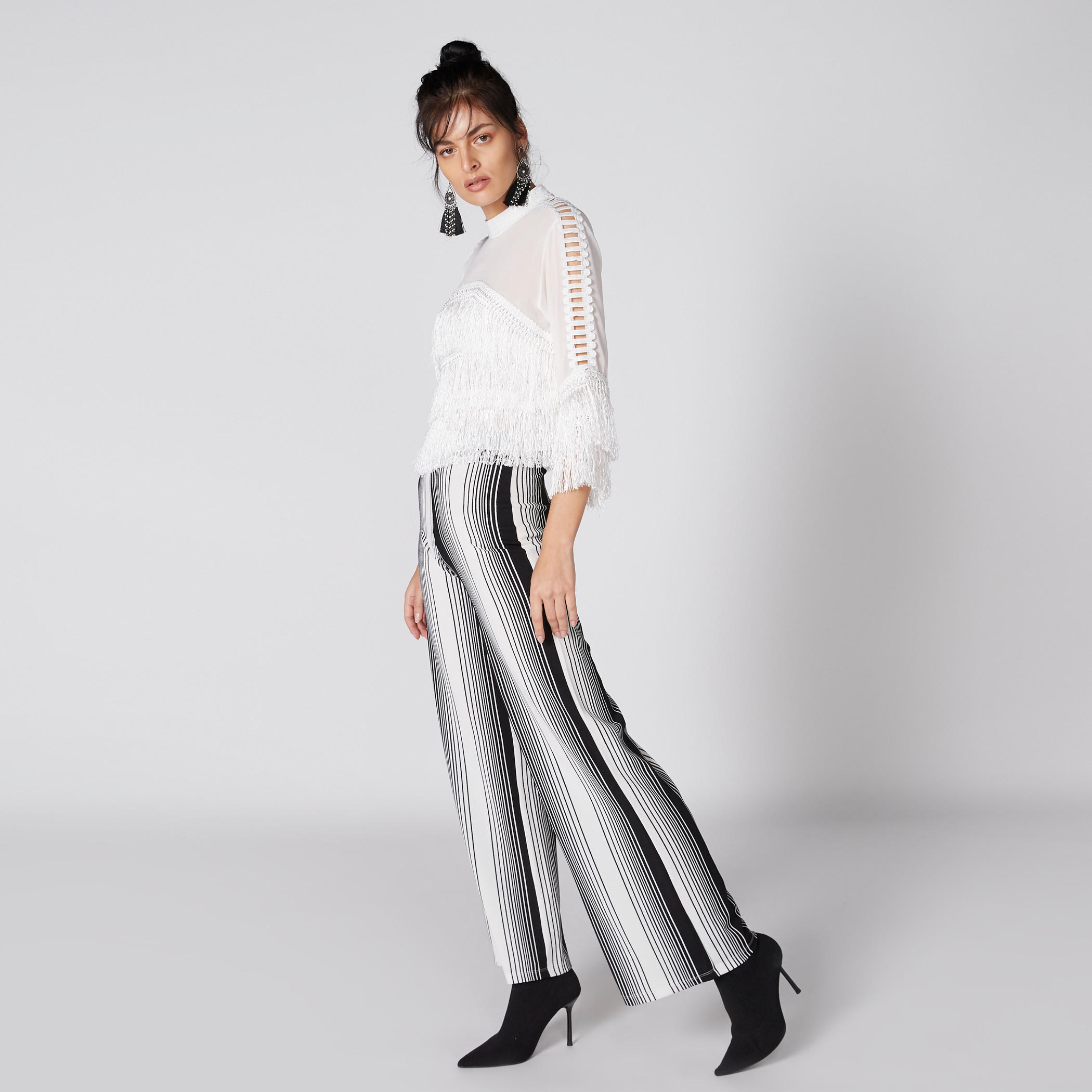 بنطال بالازو مقلّم بخصر مطّاطي-women-clothing-bottoms-trousers-image-3