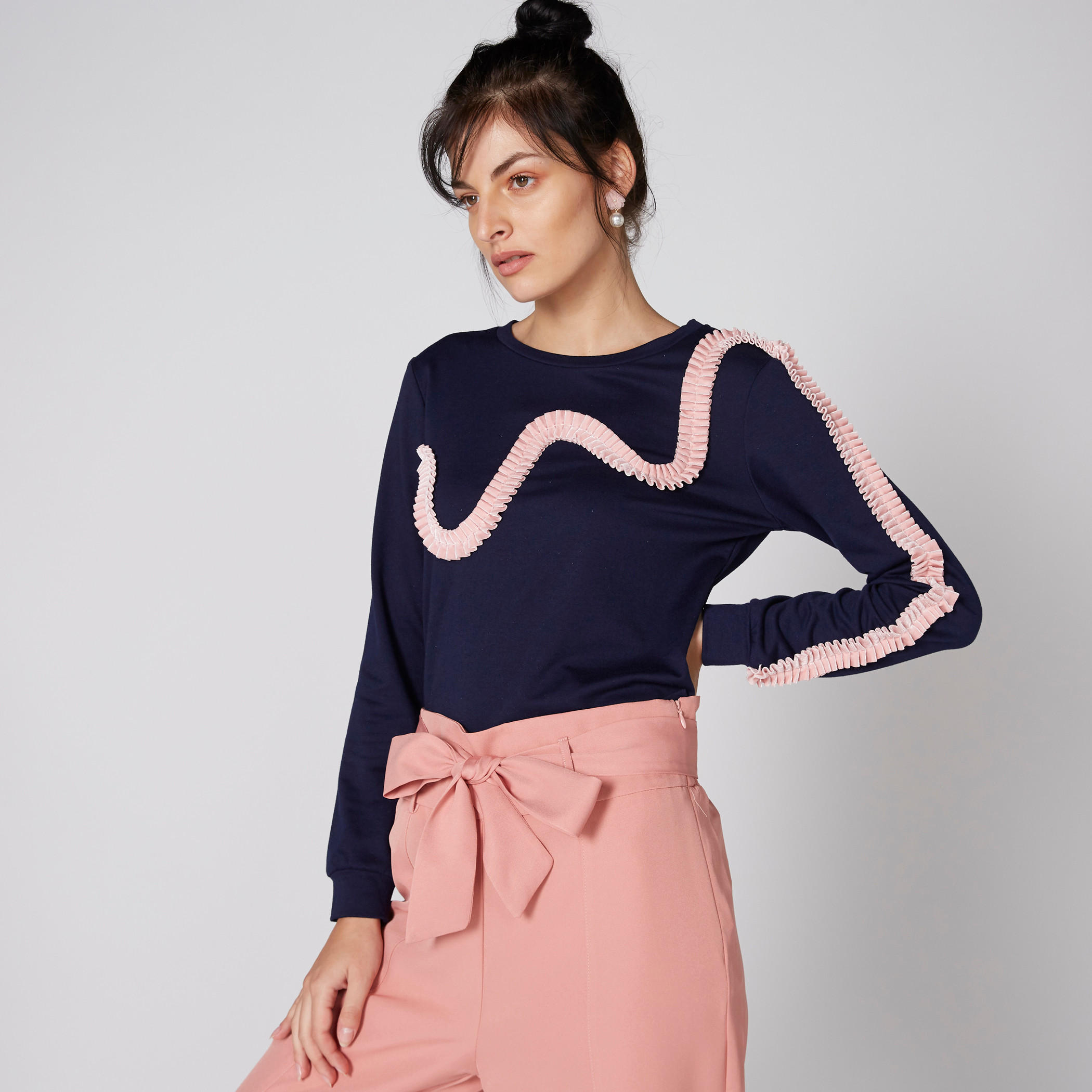 كنزة بياقة مستديرة وأكمام طويلة وتفاصيل كشكش متباينة-women-clothing-cardigansandjumpers-jumpers-image-3