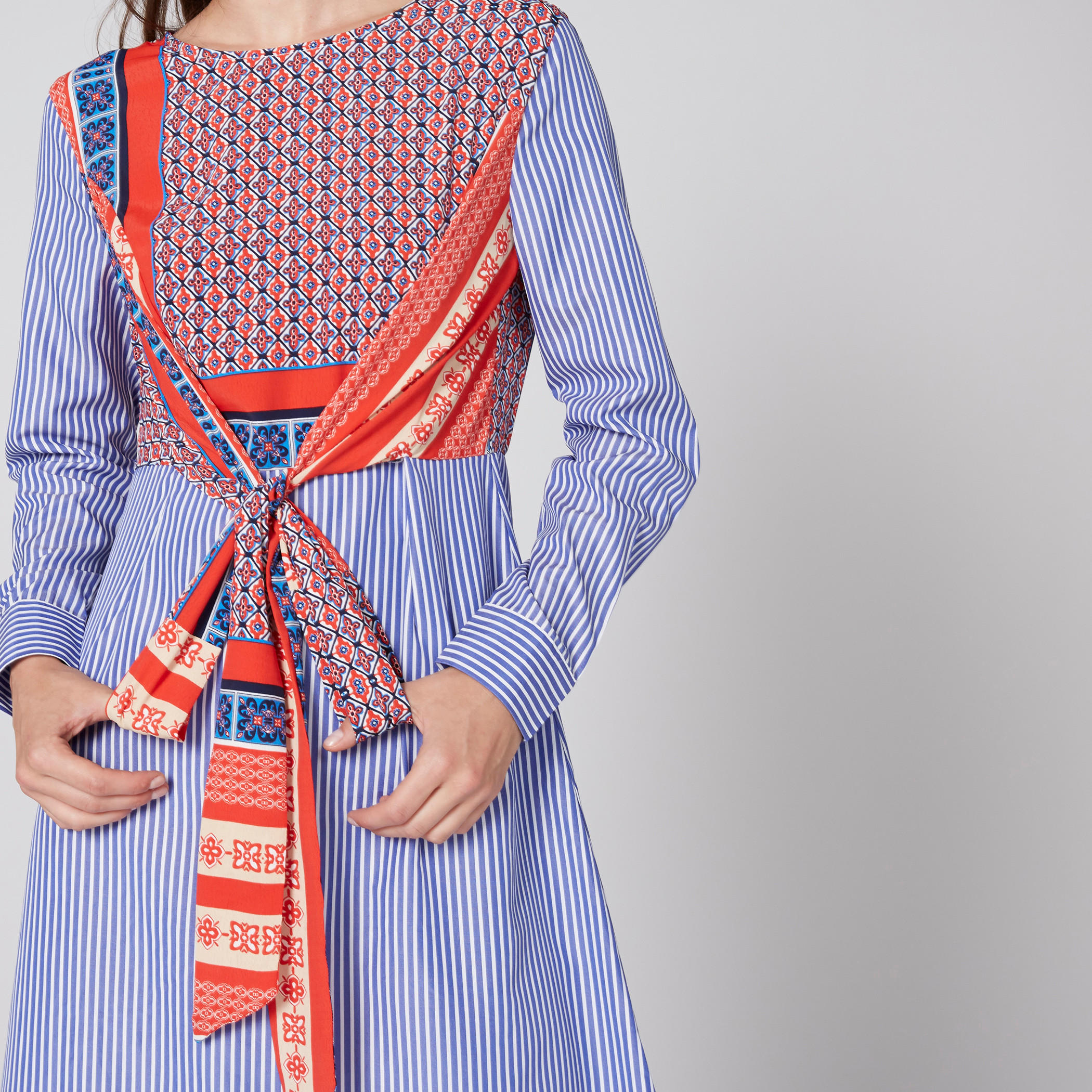 فستان مقلم متوسط الطول بأكمام طويلة وأربطة-women-clothing-dresses-image-4