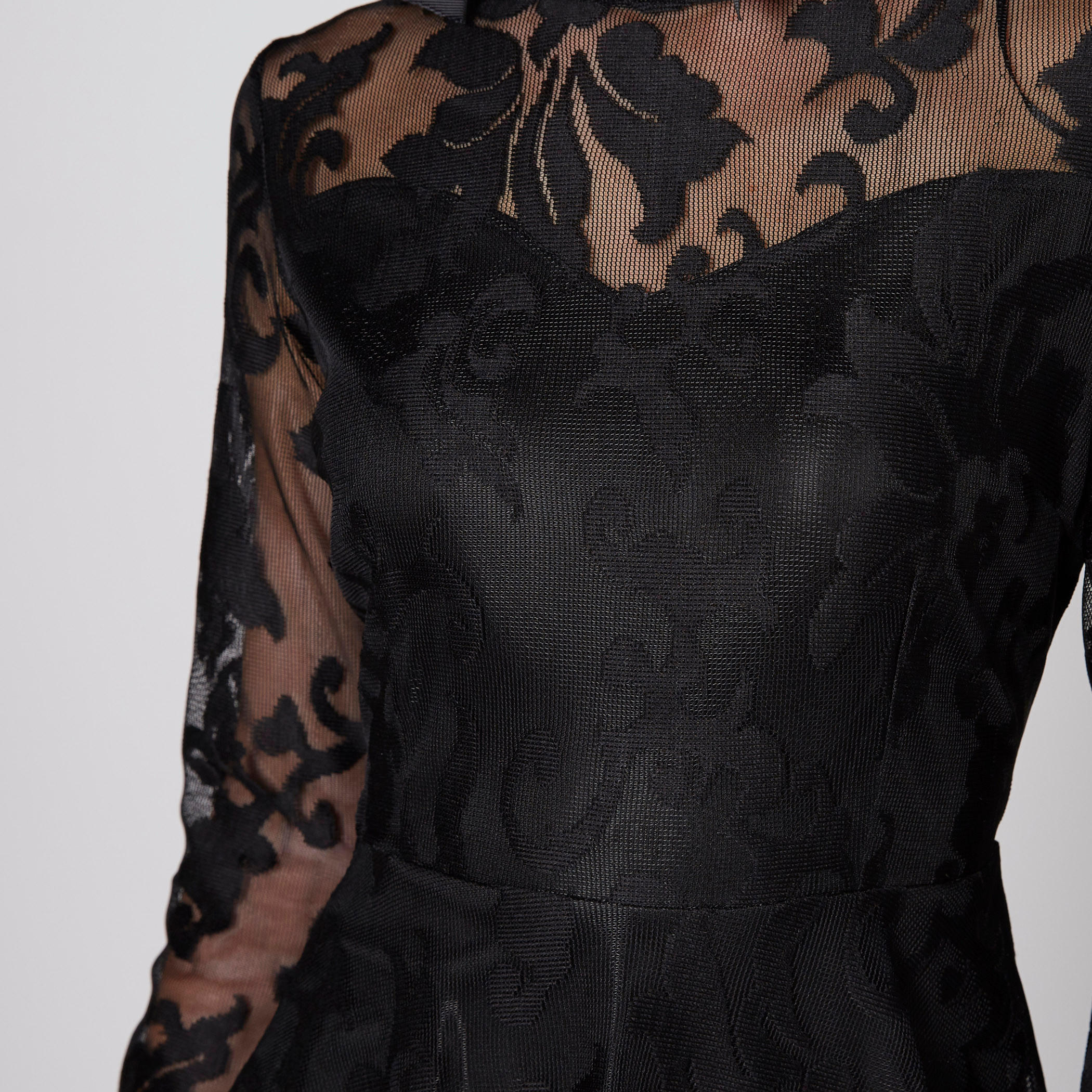 فستان قصير بياقة عالية وأكمام طويلة وتفاصيل دانتيل-women-clothing-dresses-image-4