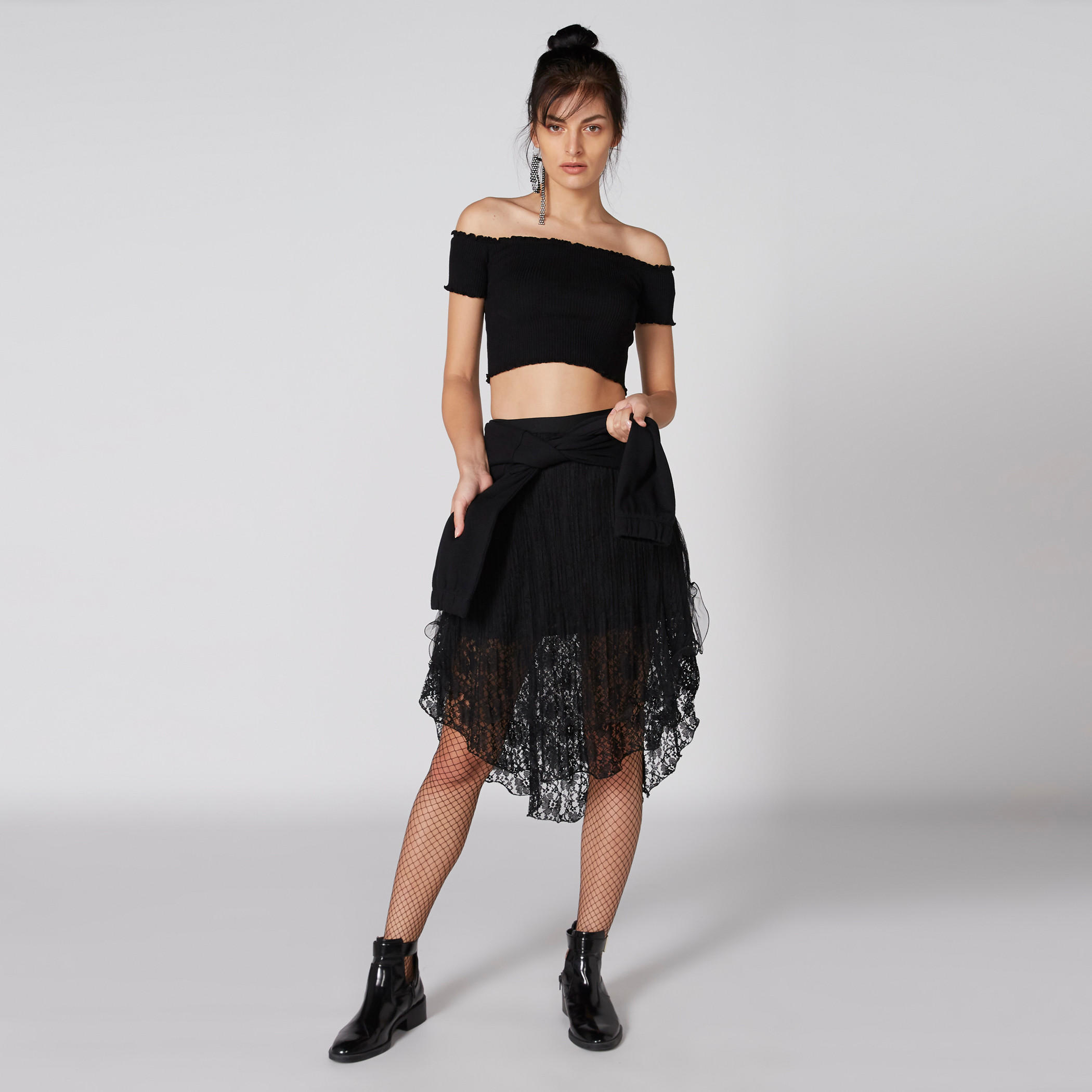 تنورة متوسطة الطول بخصر مطّاطي وتفاصيل دانتيل-women-clothing-bottoms-skirts-image-1