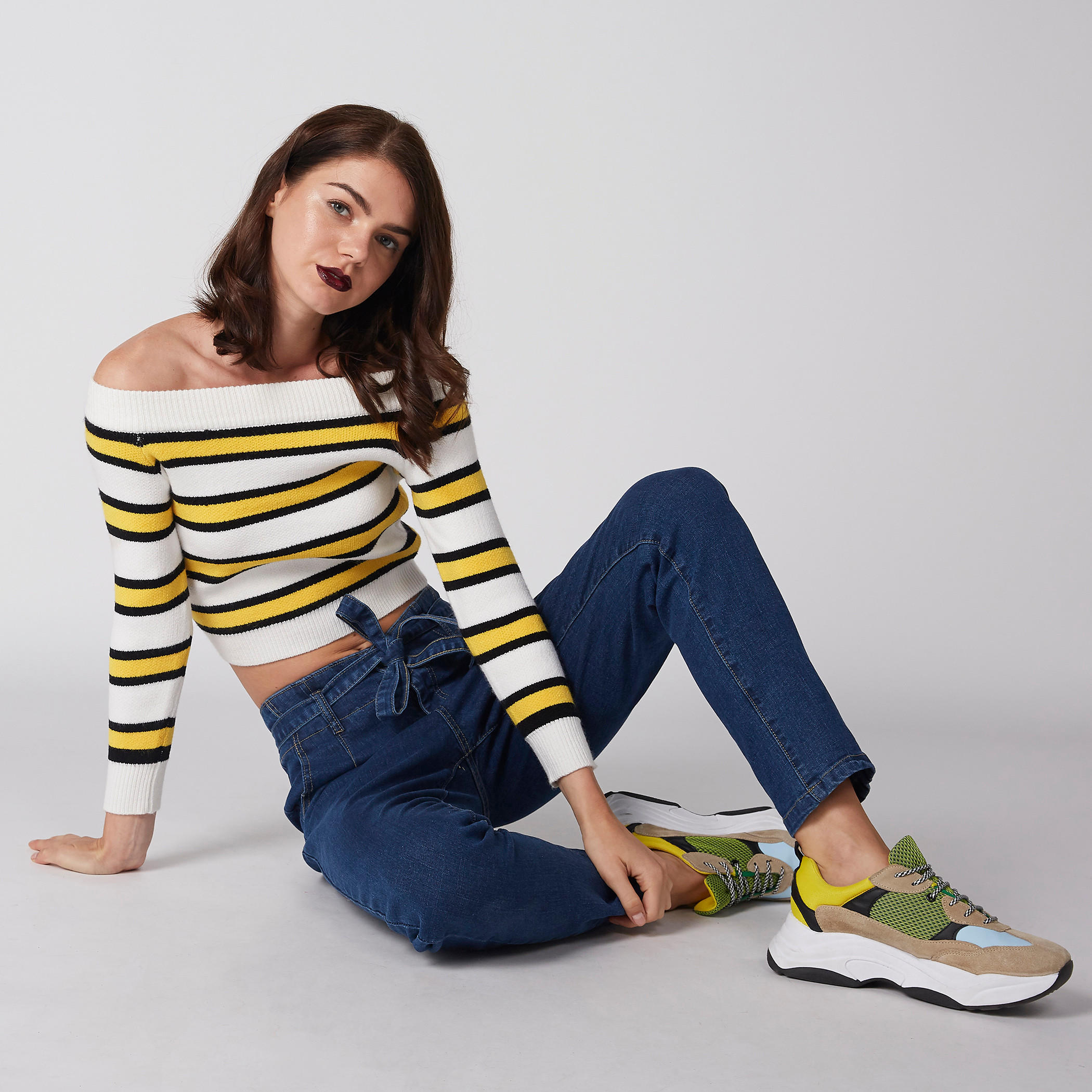 بنطال جينز طويل برباط وجيوب-women-clothing-bottoms-jeans-image-1