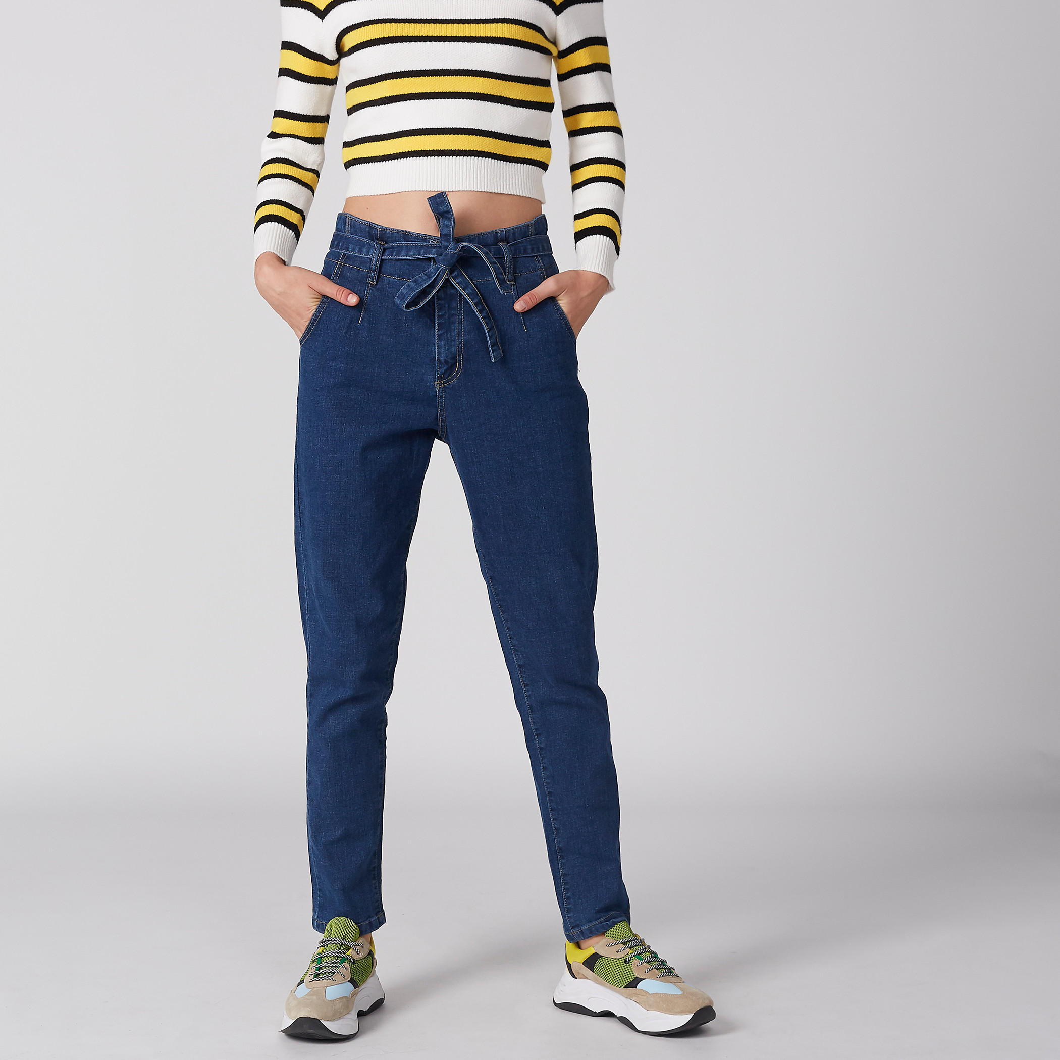 بنطال جينز طويل برباط وجيوب-women-clothing-bottoms-jeans-image-2